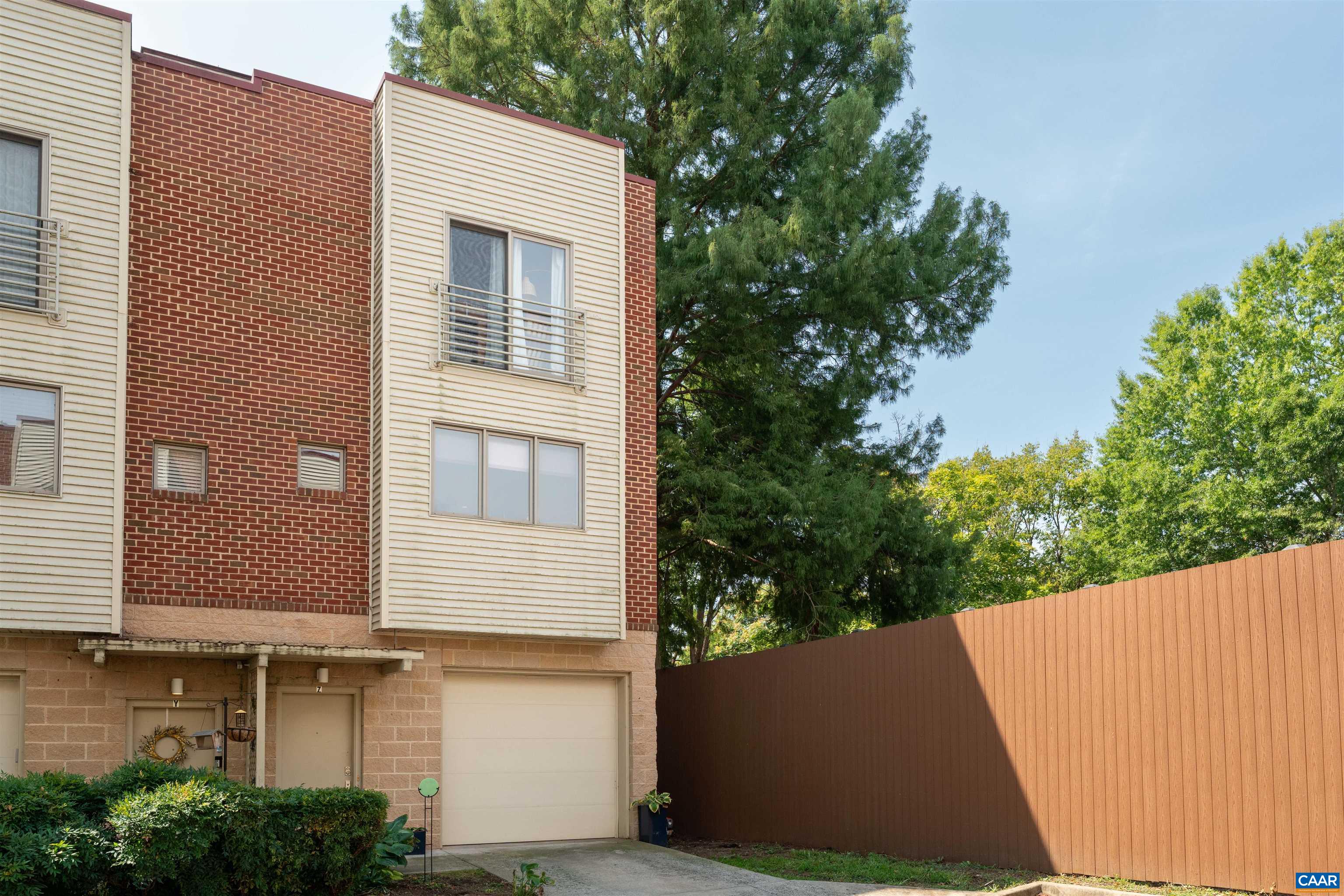 1013 LINDEN AVE, CHARLOTTESVILLE, Virginia 22902, 3 Bedrooms Bedrooms, ,2 BathroomsBathrooms,Residential,Townhouse w/Roof Deck Mtn View!,1013 LINDEN AVE,680835 MLS # 680835