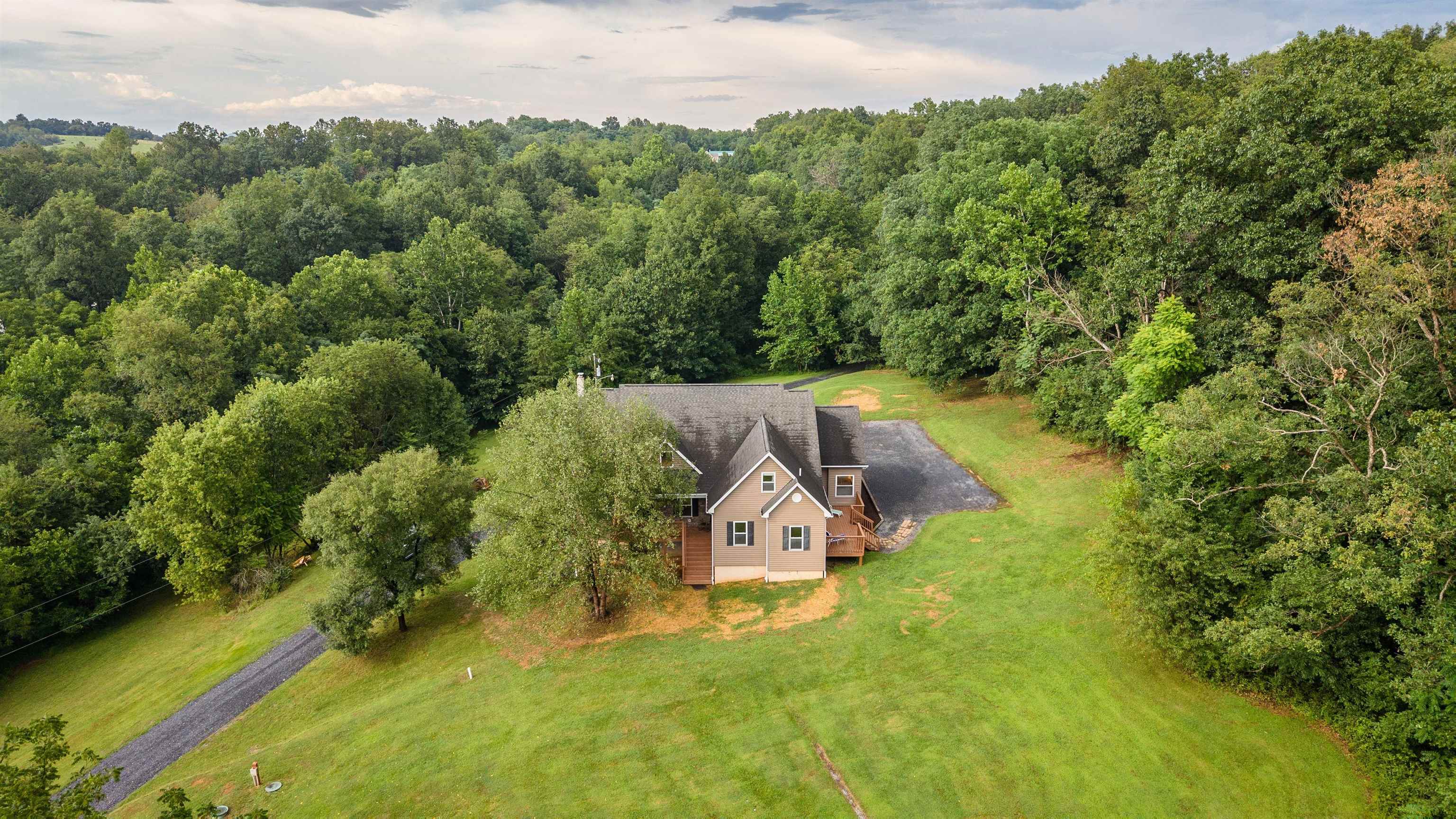 148 TURKEY KNOB RD, QUICKSBURG, Virginia 22847, 3 Bedrooms Bedrooms, ,2 BathroomsBathrooms,Residential,148 TURKEY KNOB RD,680847 MLS # 680847