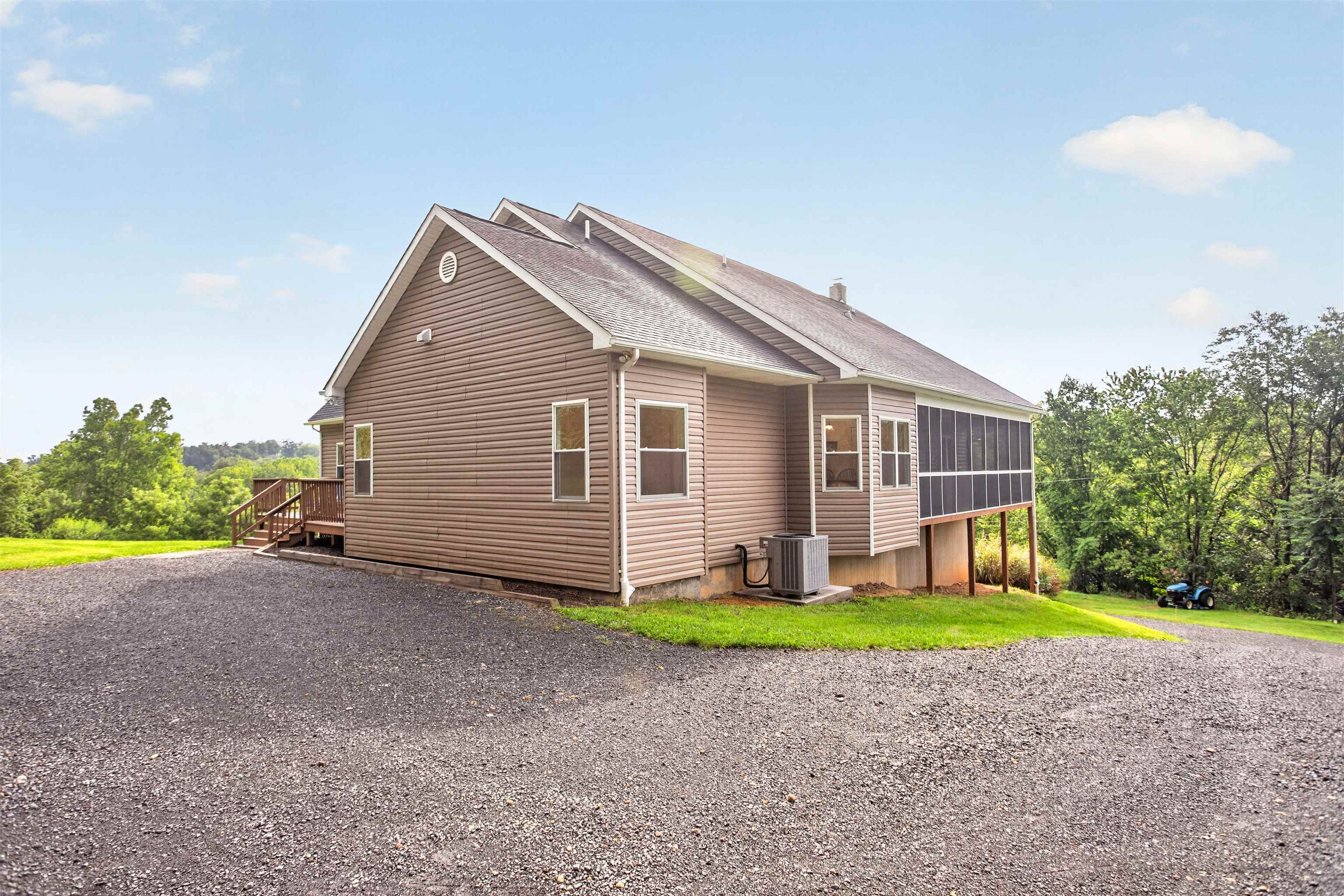 148 TURKEY KNOB RD, QUICKSBURG, Virginia 22847, 3 Bedrooms Bedrooms, ,2 BathroomsBathrooms,Residential,148 TURKEY KNOB RD,680847 MLS # 680847