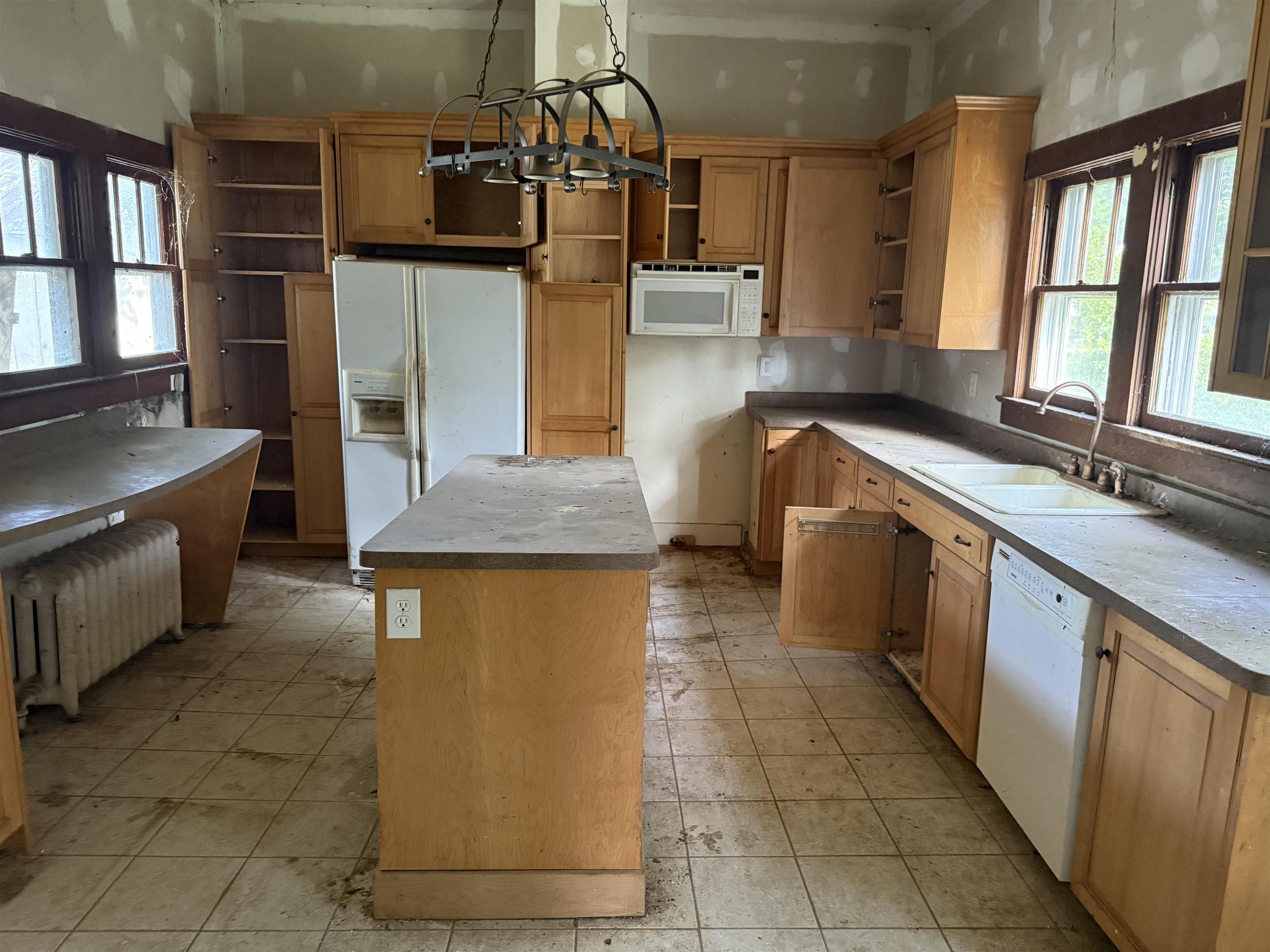 2374 MAPLE AVE, BUENA VISTA, Virginia 24416, 6 Bedrooms Bedrooms, ,3 BathroomsBathrooms,Residential,2374 MAPLE AVE,678415 MLS # 678415