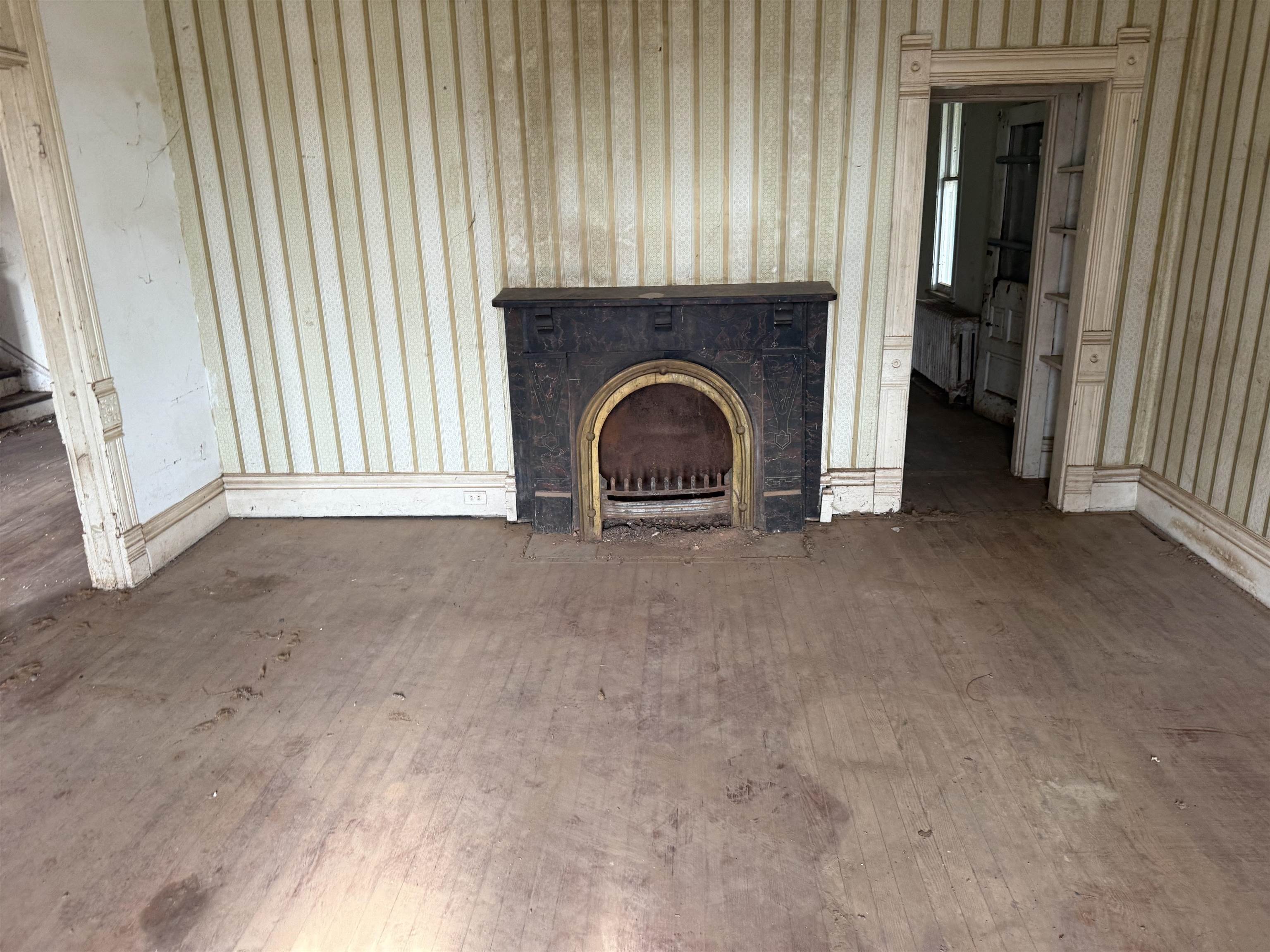2374 MAPLE AVE, BUENA VISTA, Virginia 24416, 6 Bedrooms Bedrooms, ,3 BathroomsBathrooms,Residential,2374 MAPLE AVE,678415 MLS # 678415