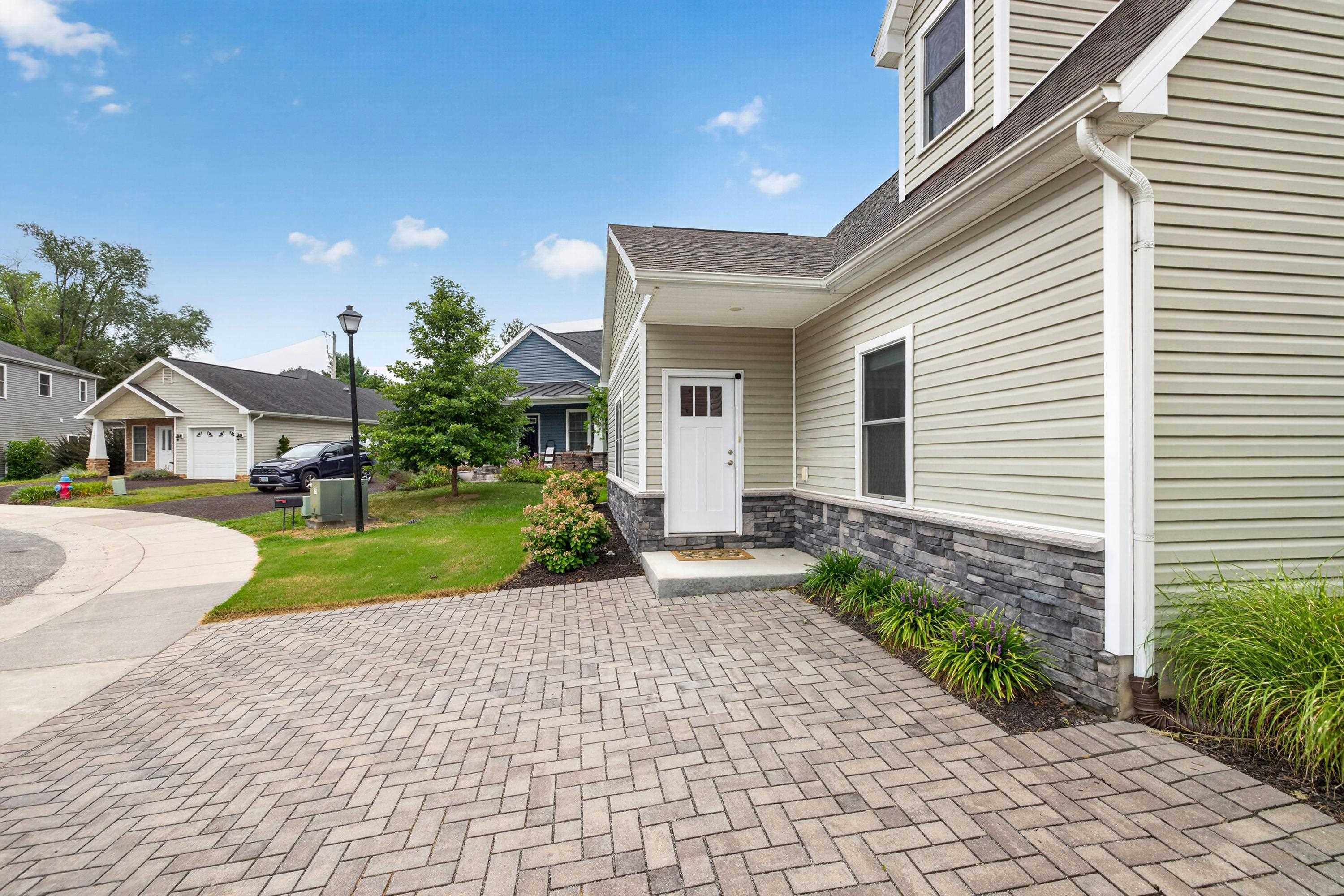 1128 SATURDAY DR, HARRISONBURG, Virginia 22802, 3 Bedrooms Bedrooms, ,2 BathroomsBathrooms,Residential,1128 SATURDAY DR,680850 MLS # 680850