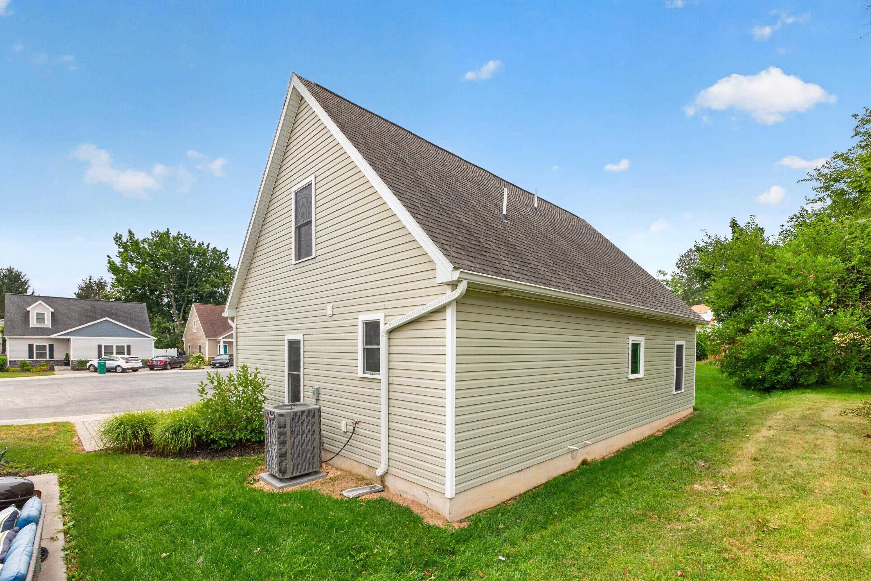1128 SATURDAY DR, HARRISONBURG, Virginia 22802, 3 Bedrooms Bedrooms, ,2 BathroomsBathrooms,Residential,1128 SATURDAY DR,680850 MLS # 680850