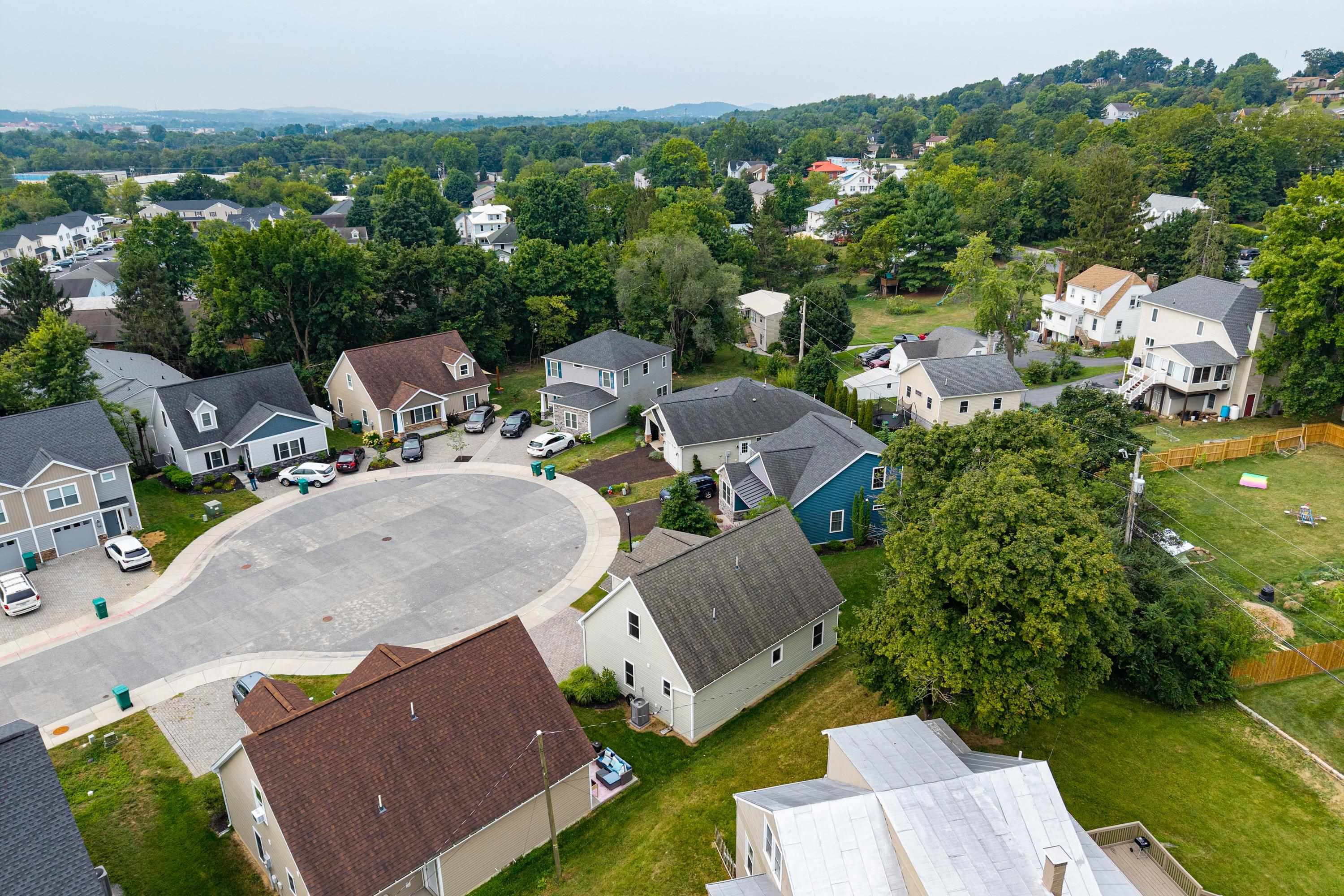 1128 SATURDAY DR, HARRISONBURG, Virginia 22802, 3 Bedrooms Bedrooms, ,2 BathroomsBathrooms,Residential,1128 SATURDAY DR,680850 MLS # 680850