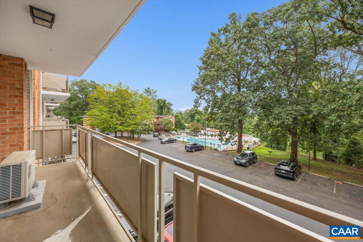 1800 JEFFERSON PARK AVE, CHARLOTTESVILLE, Virginia 22903, 2 Bedrooms Bedrooms, ,1 BathroomBathrooms,Residential,1800 JEFFERSON PARK AVE,680856 MLS # 680856 1800 JEFFERSON PARK AVE, CHARLOTTESVILLE, Virginia 22903, 2 Bedrooms Bedrooms, ,1 BathroomBathrooms,Residential,1800 JEFFERSON PARK AVE,680856 MLS # 680856