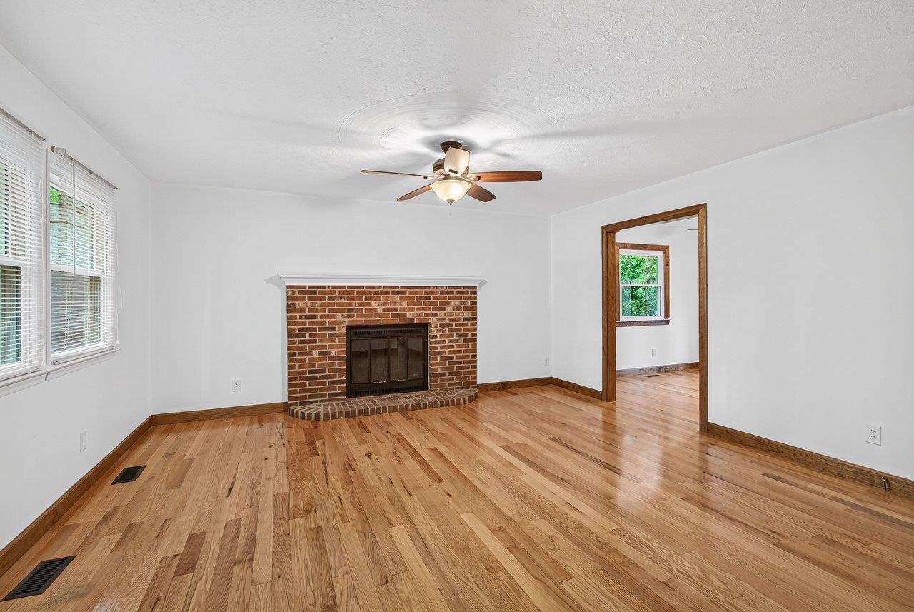 120 RUNKLE CT, MCGAHEYSVILLE, Virginia 22840, 3 Bedrooms Bedrooms, ,2 BathroomsBathrooms,Residential,120 RUNKLE CT,680866 MLS # 680866 120 RUNKLE CT, MCGAHEYSVILLE, Virginia 22840, 3 Bedrooms Bedrooms, ,2 BathroomsBathrooms,Residential,120 RUNKLE CT,680866 MLS # 680866