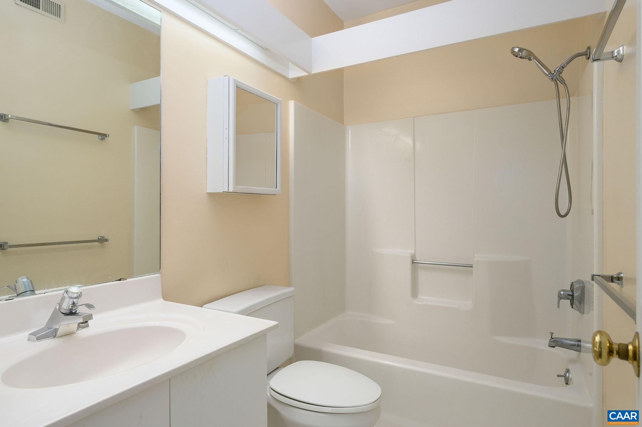 804 E JEFFERSON ST, CHARLOTTESVILLE, Virginia 22902, 2 Bedrooms Bedrooms, ,2 BathroomsBathrooms,Residential,804 E JEFFERSON ST,680870 MLS # 680870