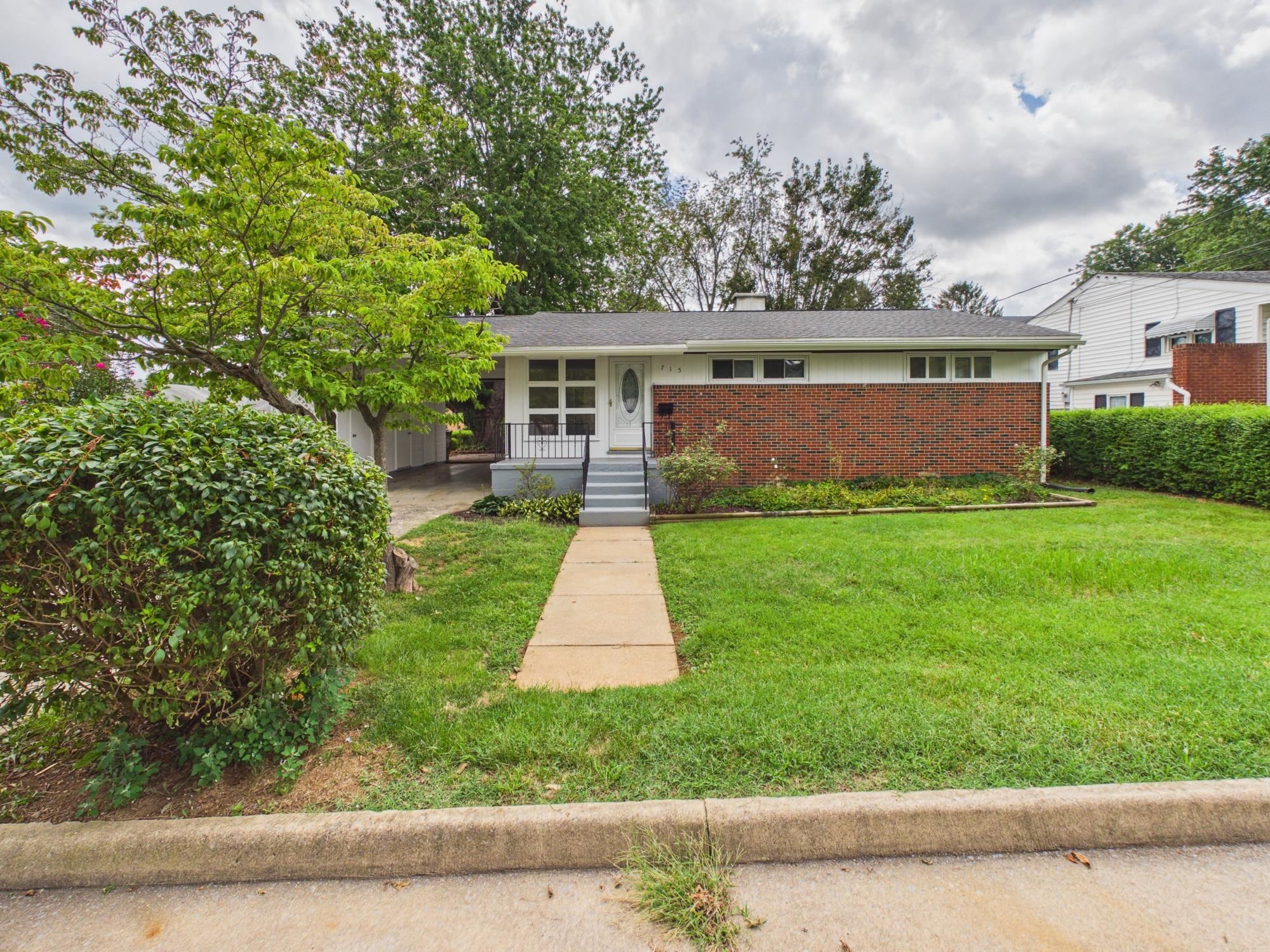715 CHERRY HILL DR, STAUNTON, Virginia 24401, 3 Bedrooms Bedrooms, ,1 BathroomBathrooms,Residential,715 CHERRY HILL DR,680873 MLS # 680873 715 CHERRY HILL DR, STAUNTON, Virginia 24401, 3 Bedrooms Bedrooms, ,1 BathroomBathrooms,Residential,715 CHERRY HILL DR,680873 MLS # 680873