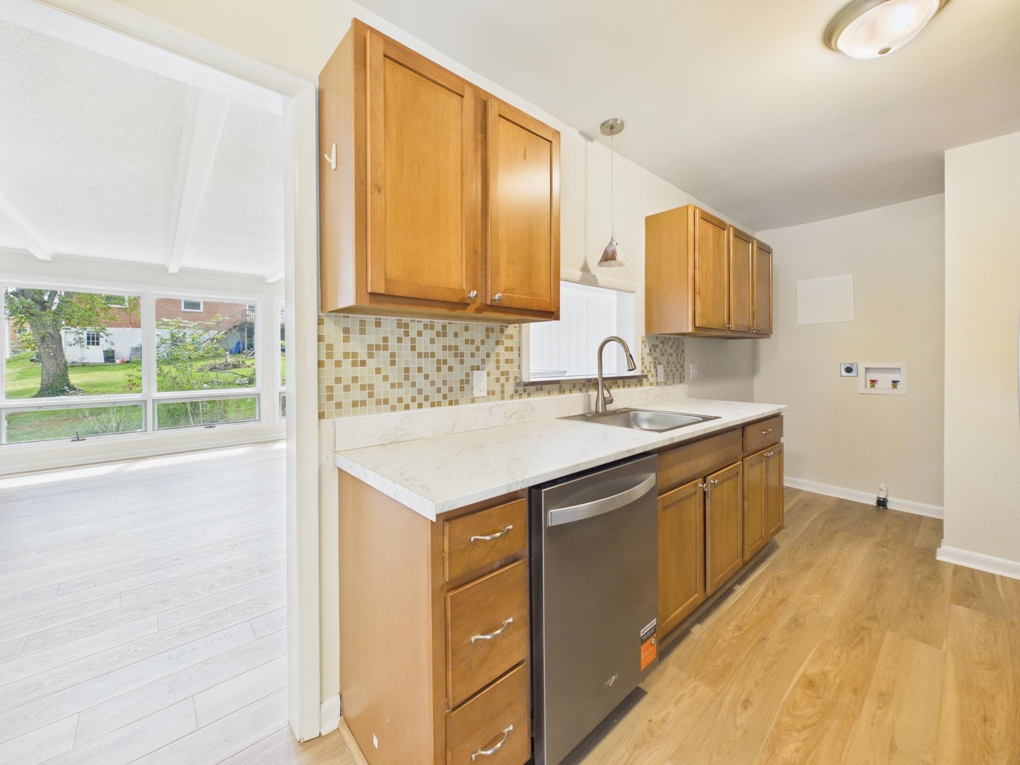 715 CHERRY HILL DR, STAUNTON, Virginia 24401, 3 Bedrooms Bedrooms, ,1 BathroomBathrooms,Residential,715 CHERRY HILL DR,680873 MLS # 680873 715 CHERRY HILL DR, STAUNTON, Virginia 24401, 3 Bedrooms Bedrooms, ,1 BathroomBathrooms,Residential,715 CHERRY HILL DR,680873 MLS # 680873