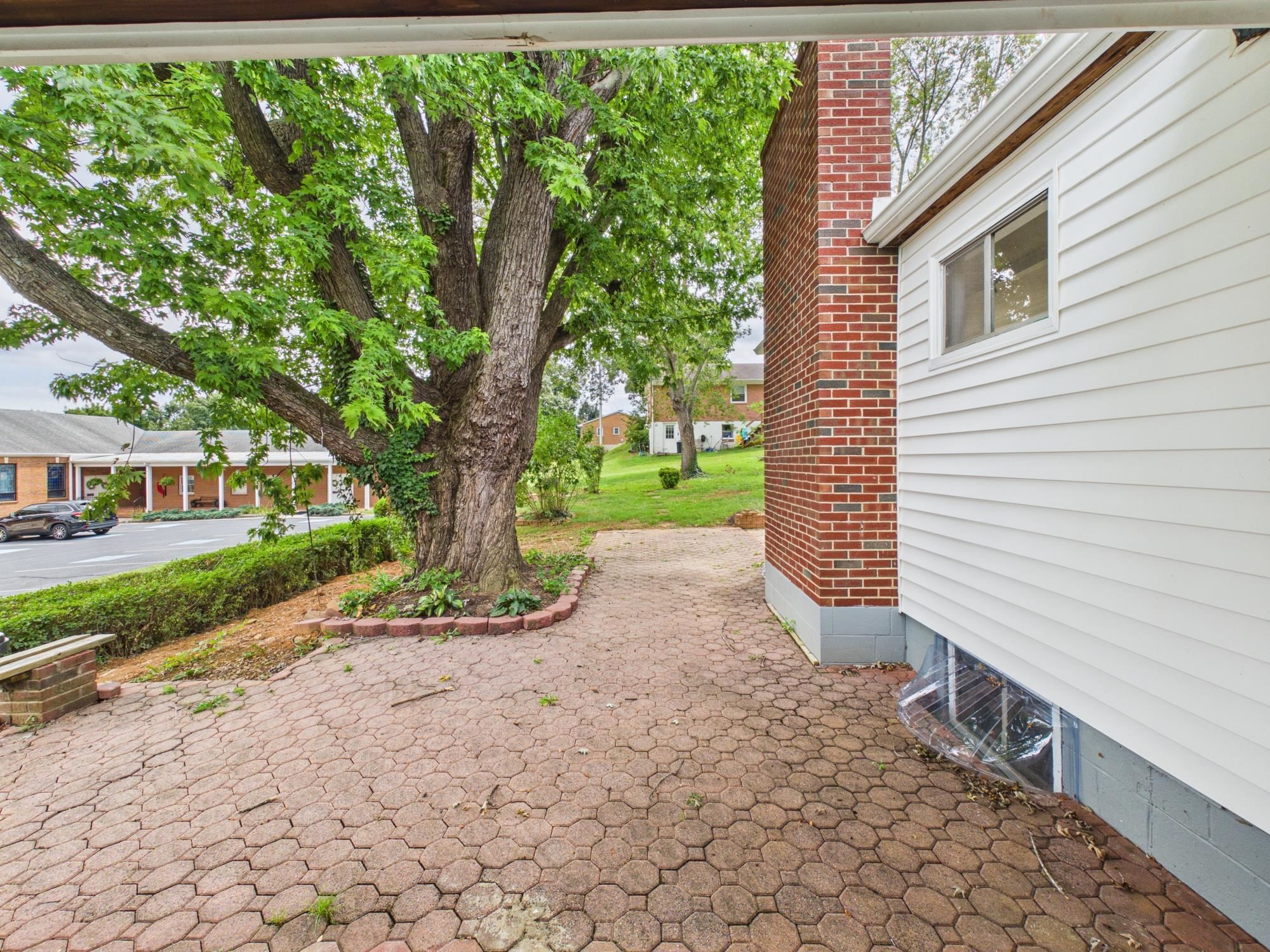 715 CHERRY HILL DR, STAUNTON, Virginia 24401, 3 Bedrooms Bedrooms, ,1 BathroomBathrooms,Residential,715 CHERRY HILL DR,680873 MLS # 680873 715 CHERRY HILL DR, STAUNTON, Virginia 24401, 3 Bedrooms Bedrooms, ,1 BathroomBathrooms,Residential,715 CHERRY HILL DR,680873 MLS # 680873