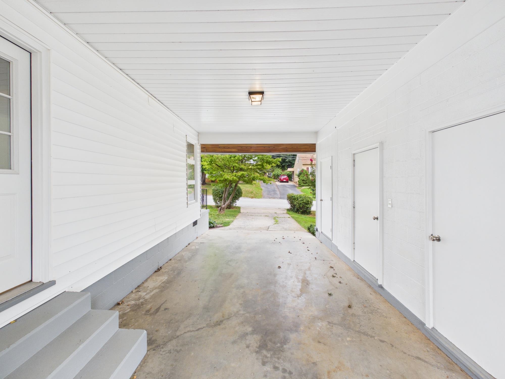 715 CHERRY HILL DR, STAUNTON, Virginia 24401, 3 Bedrooms Bedrooms, ,1 BathroomBathrooms,Residential,715 CHERRY HILL DR,680873 MLS # 680873 715 CHERRY HILL DR, STAUNTON, Virginia 24401, 3 Bedrooms Bedrooms, ,1 BathroomBathrooms,Residential,715 CHERRY HILL DR,680873 MLS # 680873