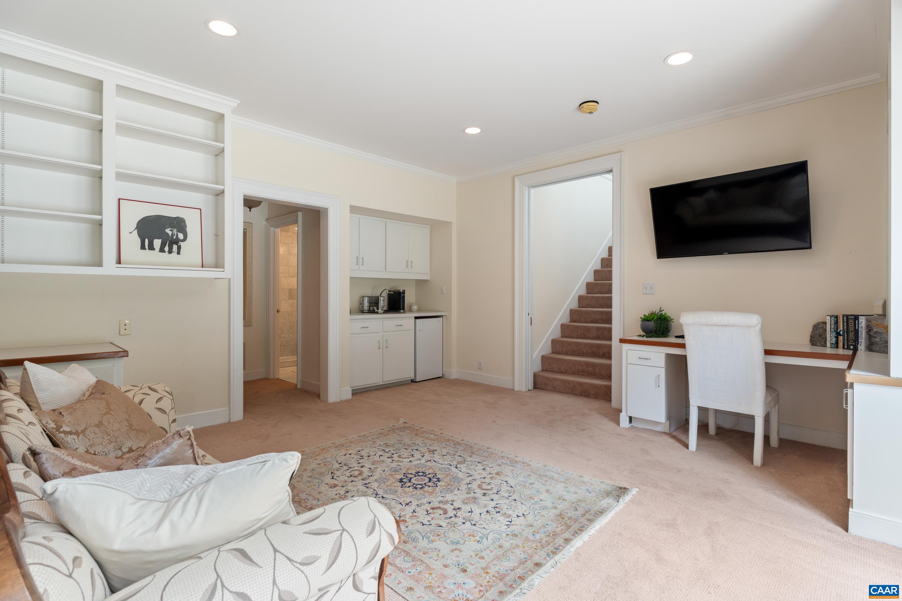 320 FARMINGTON DR, CHARLOTTESVILLE, Virginia 22901, 6 Bedrooms Bedrooms, ,6 BathroomsBathrooms,Residential,320 FARMINGTON DR,680886 MLS # 680886 320 FARMINGTON DR, CHARLOTTESVILLE, Virginia 22901, 6 Bedrooms Bedrooms, ,6 BathroomsBathrooms,Residential,320 FARMINGTON DR,680886 MLS # 680886