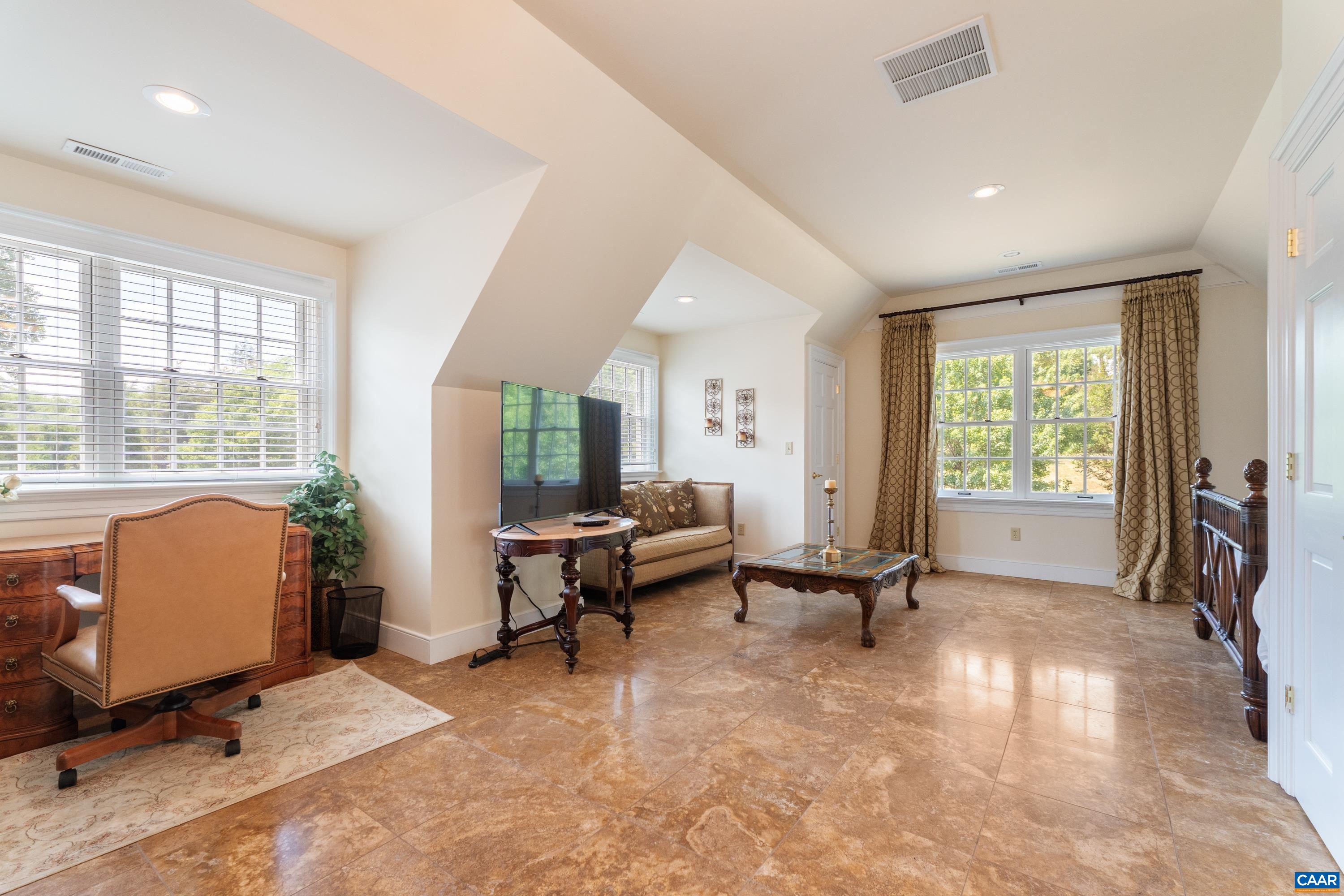320 FARMINGTON DR, CHARLOTTESVILLE, Virginia 22901, 6 Bedrooms Bedrooms, ,6 BathroomsBathrooms,Residential,320 FARMINGTON DR,680886 MLS # 680886 320 FARMINGTON DR, CHARLOTTESVILLE, Virginia 22901, 6 Bedrooms Bedrooms, ,6 BathroomsBathrooms,Residential,320 FARMINGTON DR,680886 MLS # 680886