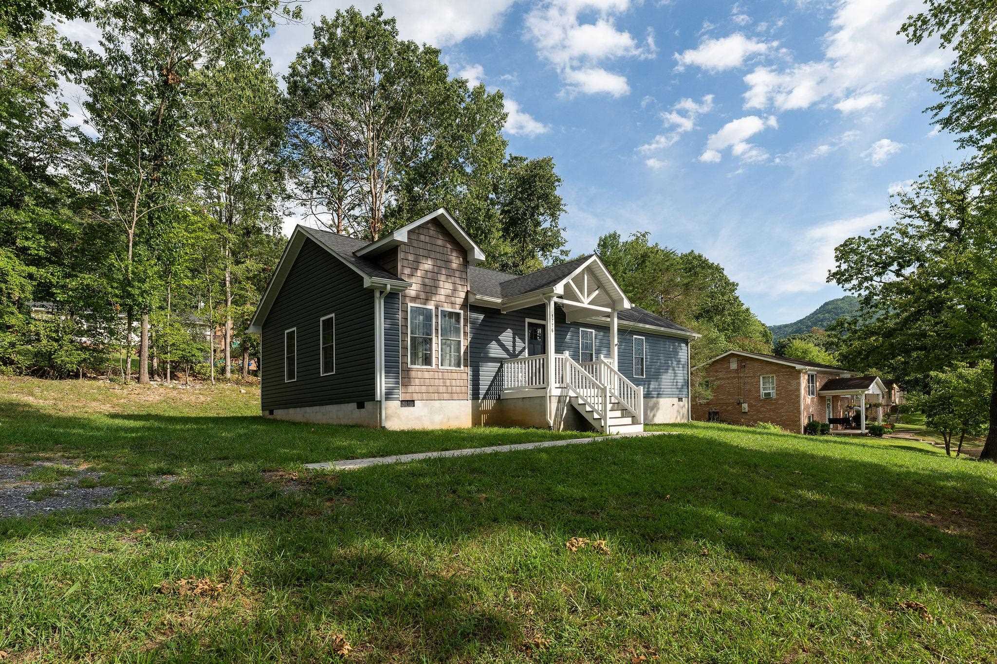1776 HAWTHORNE AVE, BUENA VISTA, Virginia 24416, 3 Bedrooms Bedrooms, ,2 BathroomsBathrooms,Residential,1776 HAWTHORNE AVE,680887 MLS # 680887 1776 HAWTHORNE AVE, BUENA VISTA, Virginia 24416, 3 Bedrooms Bedrooms, ,2 BathroomsBathrooms,Residential,1776 HAWTHORNE AVE,680887 MLS # 680887