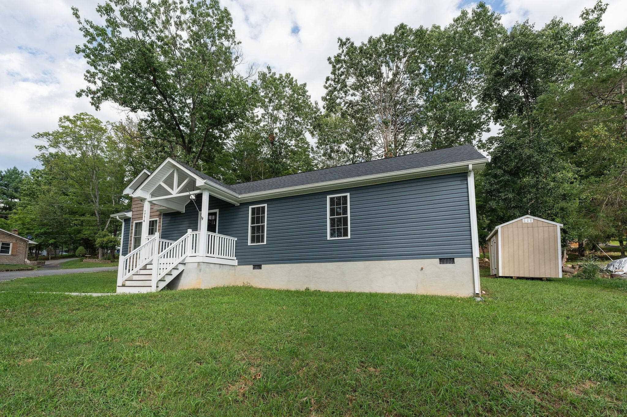 1776 HAWTHORNE AVE, BUENA VISTA, Virginia 24416, 3 Bedrooms Bedrooms, ,2 BathroomsBathrooms,Residential,1776 HAWTHORNE AVE,680887 MLS # 680887 1776 HAWTHORNE AVE, BUENA VISTA, Virginia 24416, 3 Bedrooms Bedrooms, ,2 BathroomsBathrooms,Residential,1776 HAWTHORNE AVE,680887 MLS # 680887