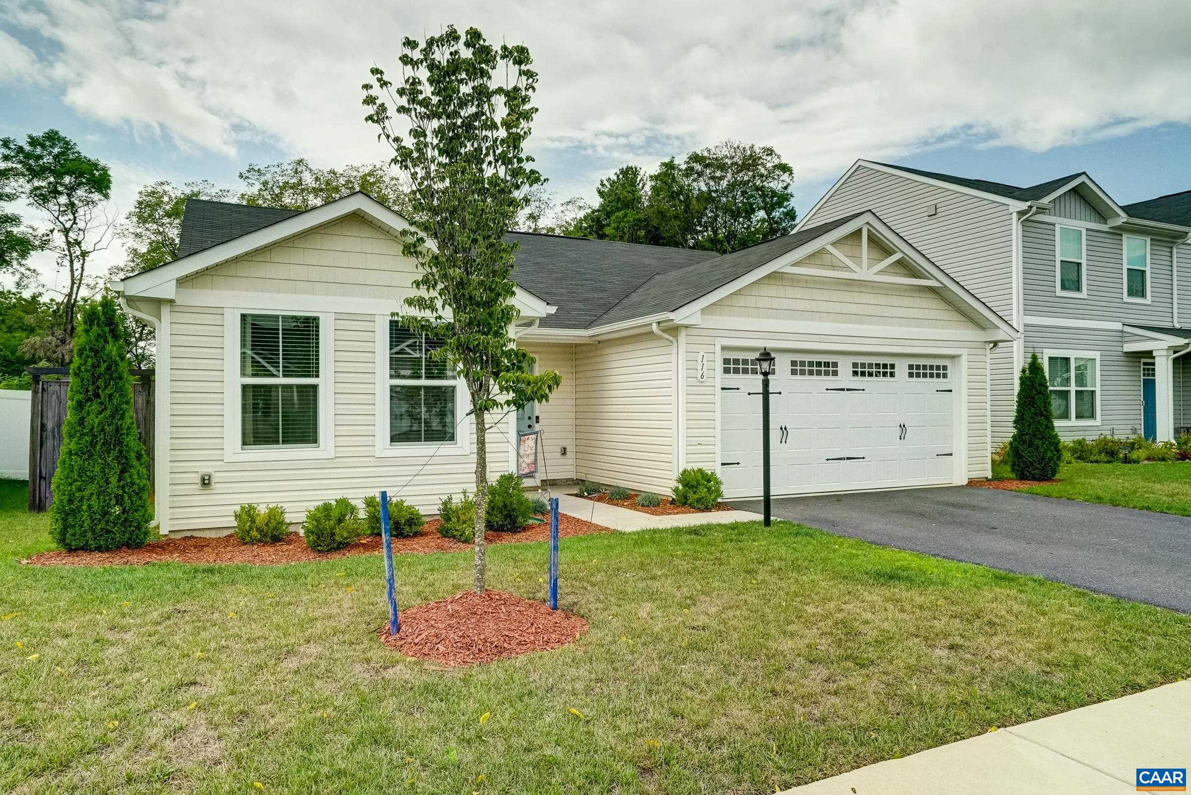 Charming like-new home is move in ready in Waynesboro! Charming like-new home is move in ready in Waynesboro!