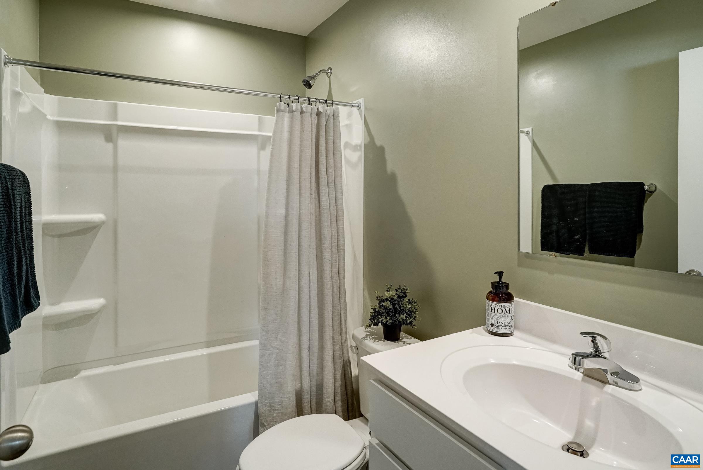 Full hall bathroom Full hall bathroom
