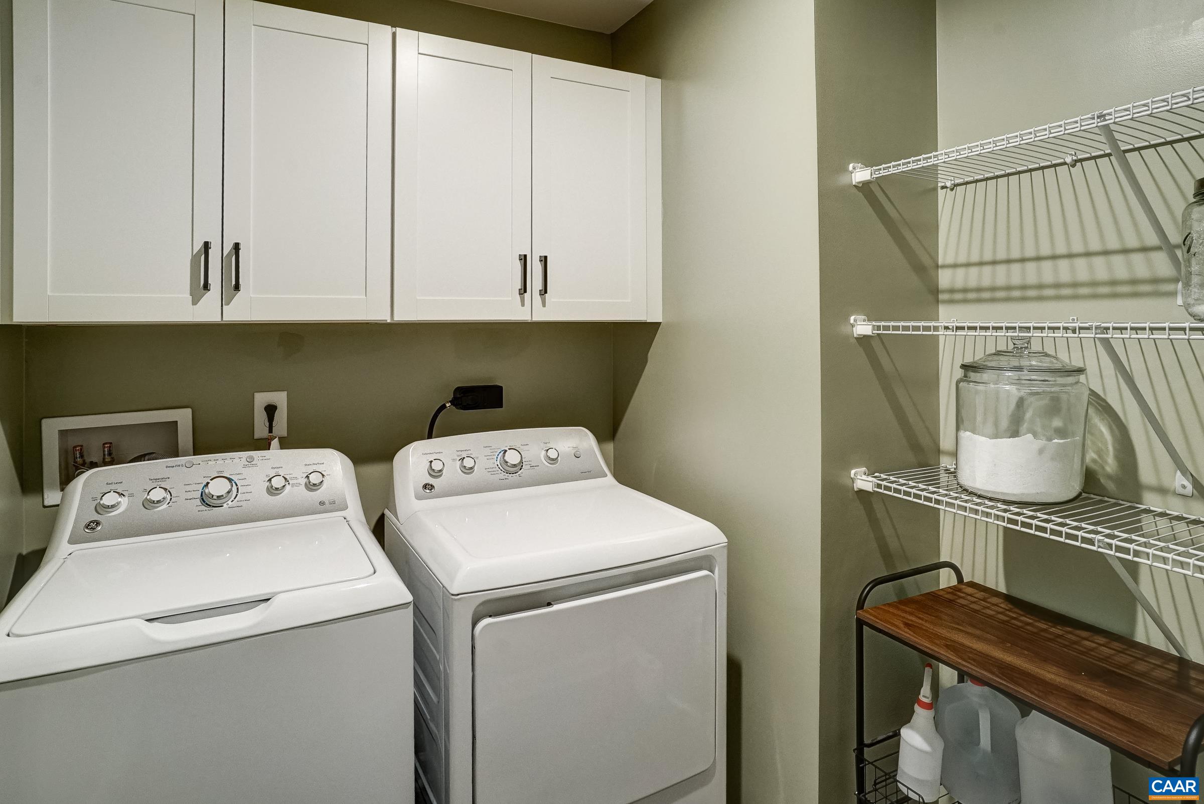 Laundry with stoarge Laundry with stoarge
