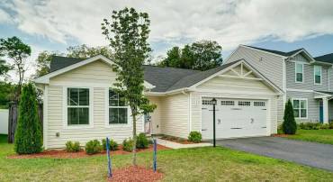 Charming like-new home is move in ready in Waynesboro!