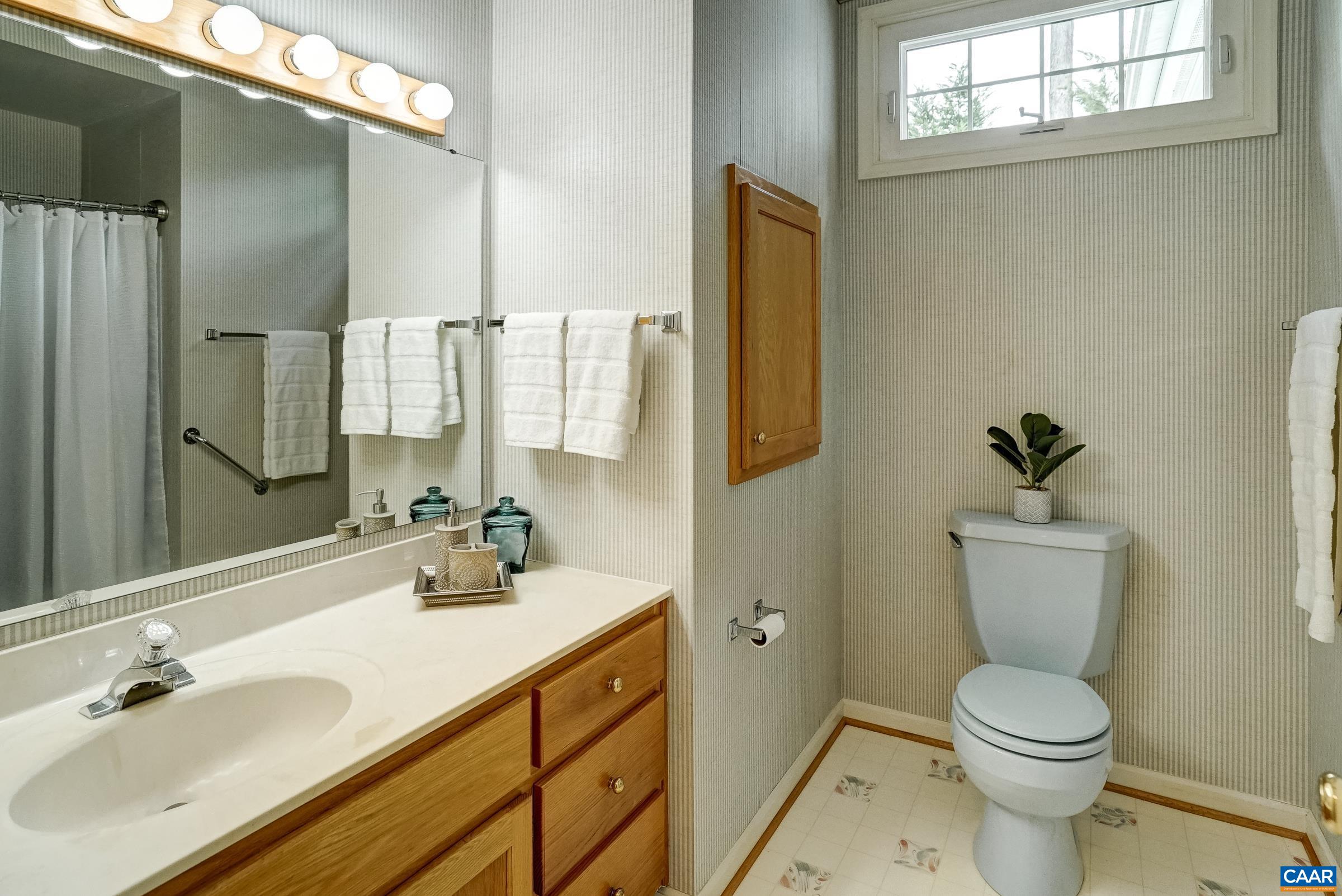 Full hall bathroom Full hall bathroom