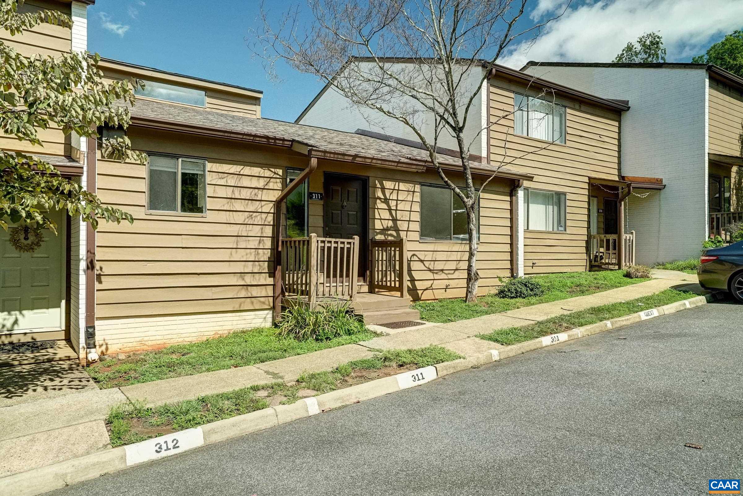 One level living with a huge walk-out basement!