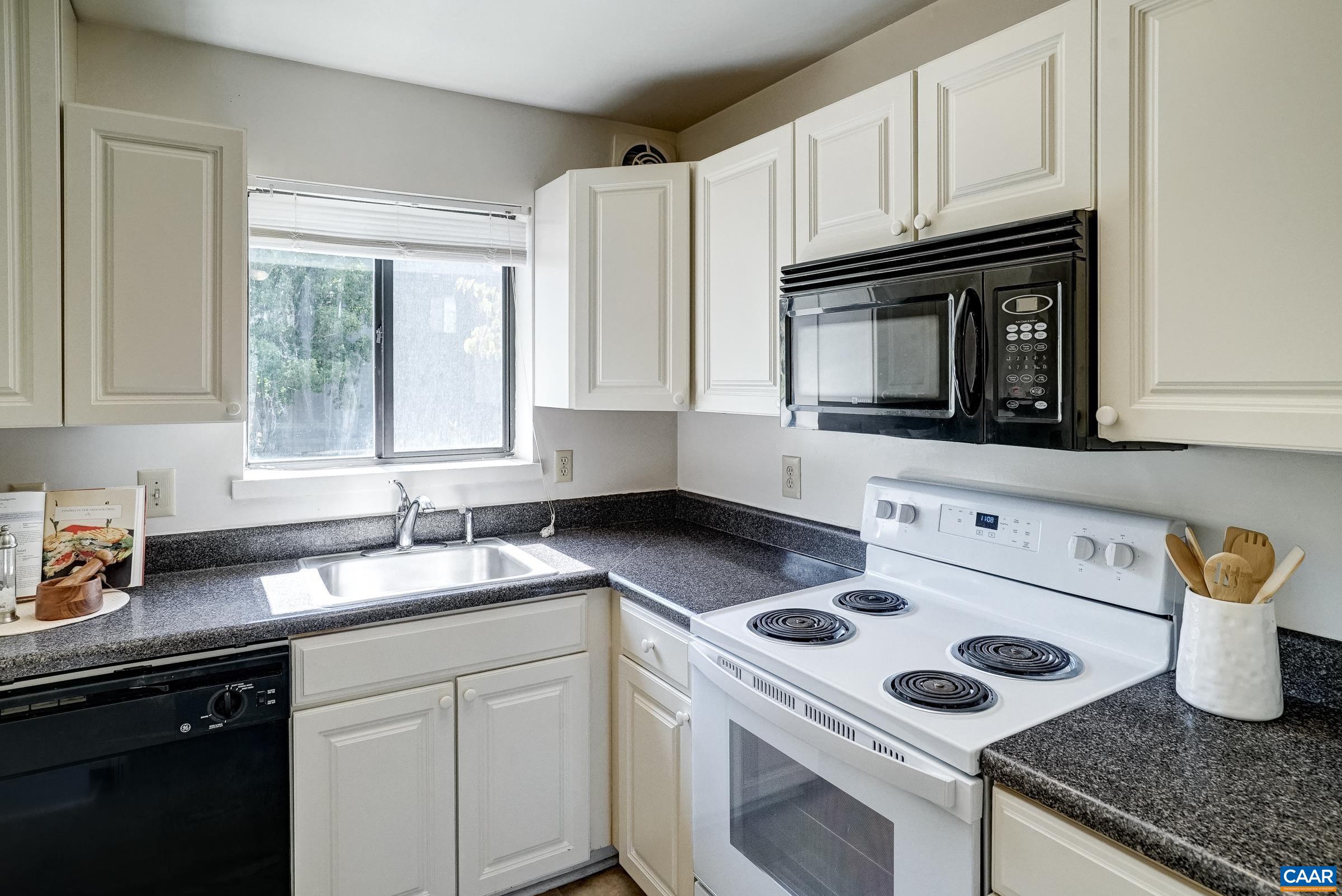 311 HARVEST DR, CHARLOTTESVILLE, Virginia 22903, 3 Bedrooms Bedrooms, ,3 BathroomsBathrooms,Residential,311 HARVEST DR,680879 MLS # 680879