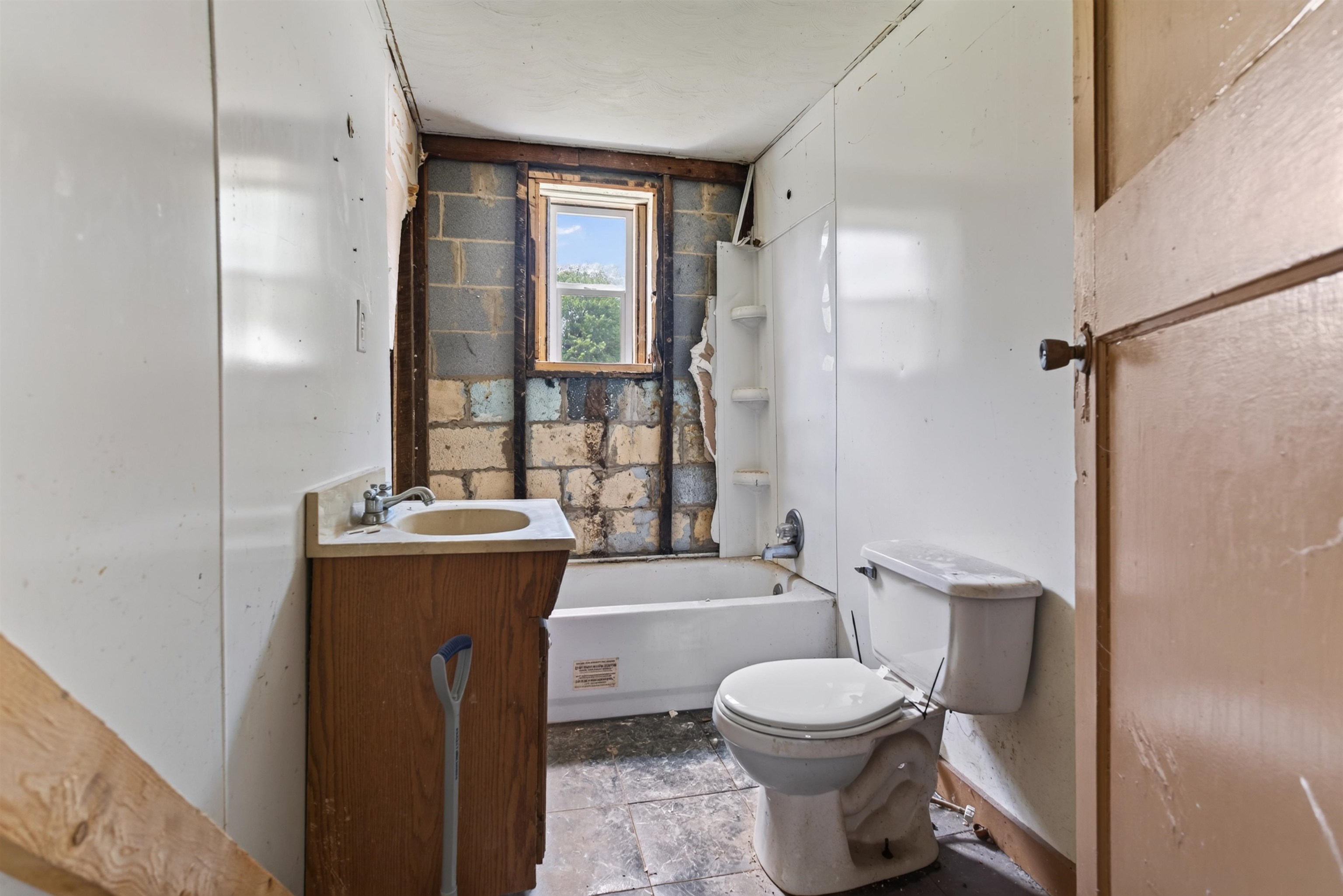 1433 HARDING AVE, WAYNESBORO, Virginia 22980, 3 Bedrooms Bedrooms, ,2 BathroomsBathrooms,Residential,1433 HARDING AVE,680888 MLS # 680888