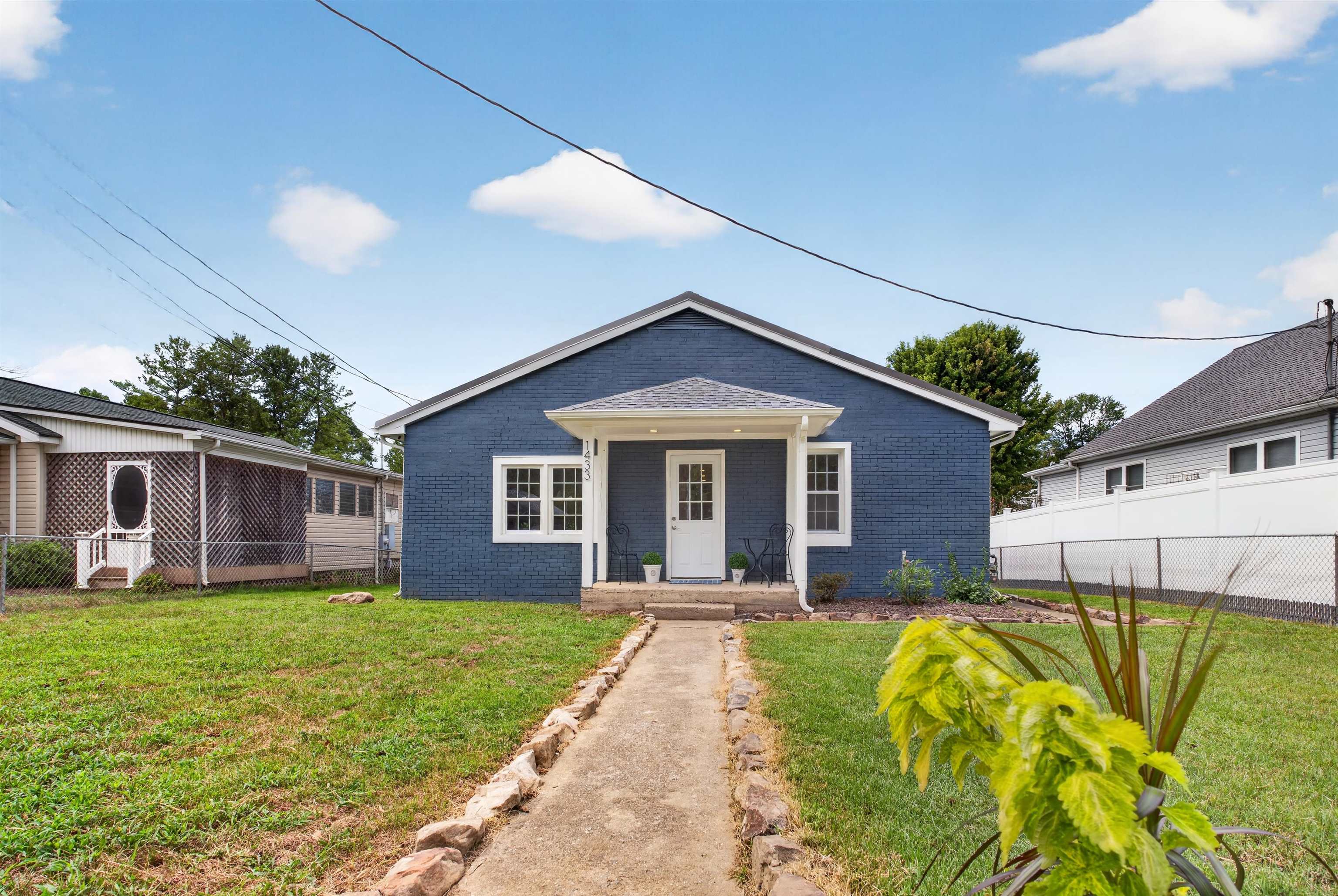 1433 HARDING AVE, WAYNESBORO, Virginia 22980, 3 Bedrooms Bedrooms, ,2 BathroomsBathrooms,Residential,1433 HARDING AVE,680888 MLS # 680888