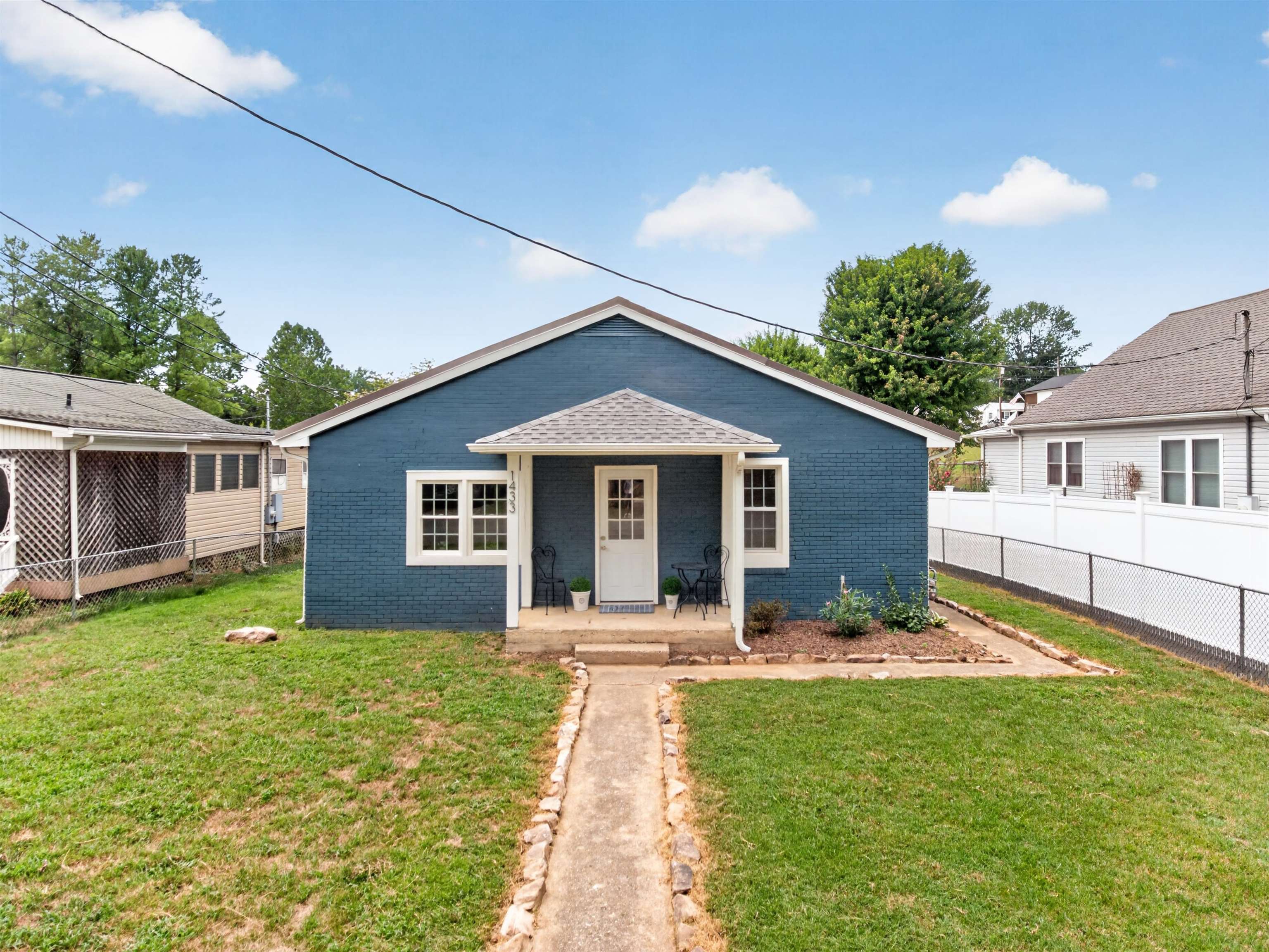 1433 HARDING AVE, WAYNESBORO, Virginia 22980, 3 Bedrooms Bedrooms, ,2 BathroomsBathrooms,Residential,1433 HARDING AVE,680888 MLS # 680888