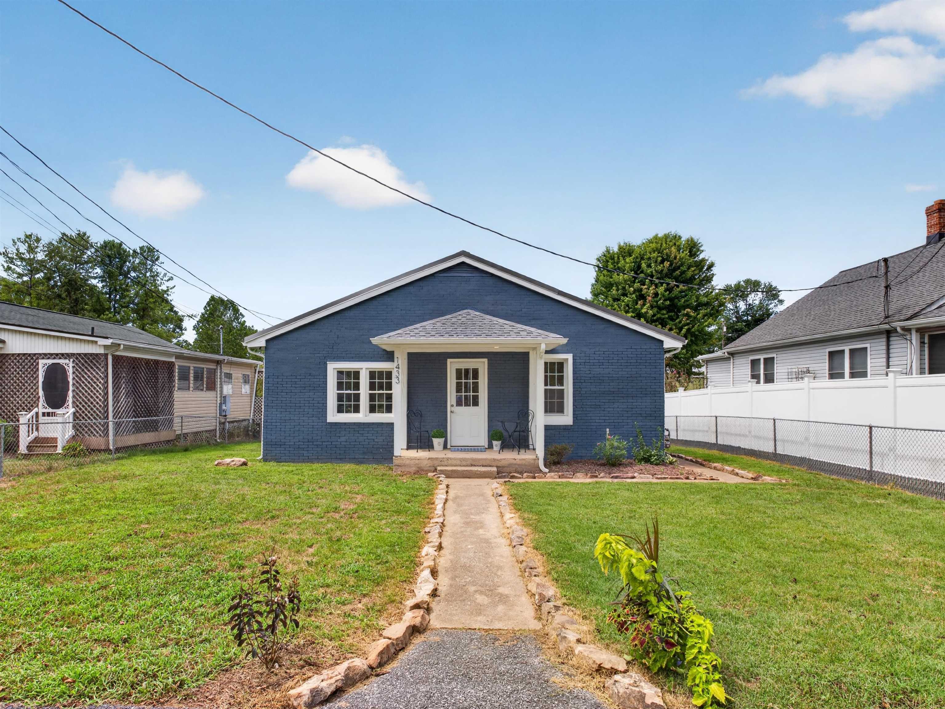 1433 HARDING AVE, WAYNESBORO, Virginia 22980, 3 Bedrooms Bedrooms, ,2 BathroomsBathrooms,Residential,1433 HARDING AVE,680888 MLS # 680888