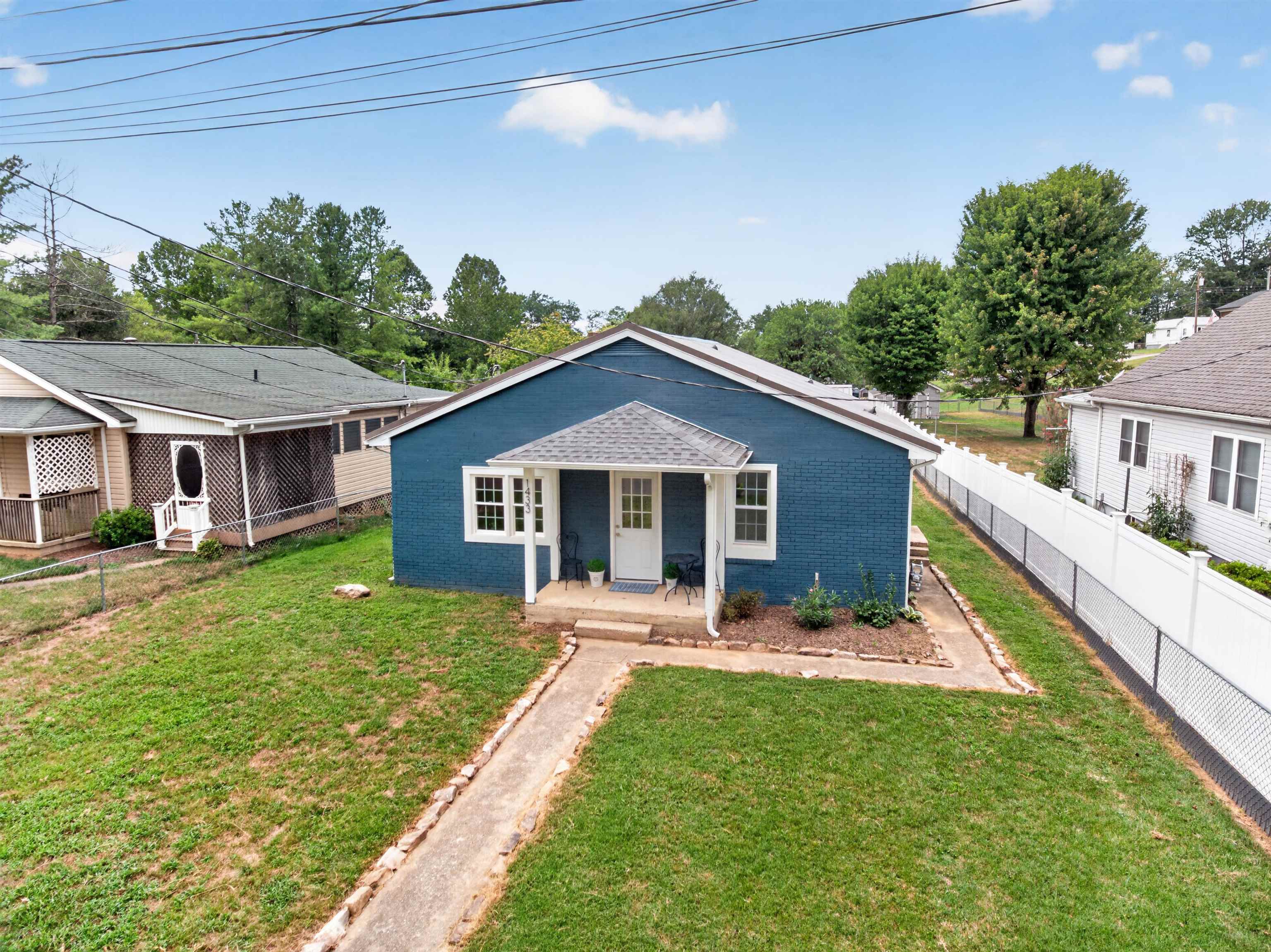 1433 HARDING AVE, WAYNESBORO, Virginia 22980, 3 Bedrooms Bedrooms, ,2 BathroomsBathrooms,Residential,1433 HARDING AVE,680888 MLS # 680888