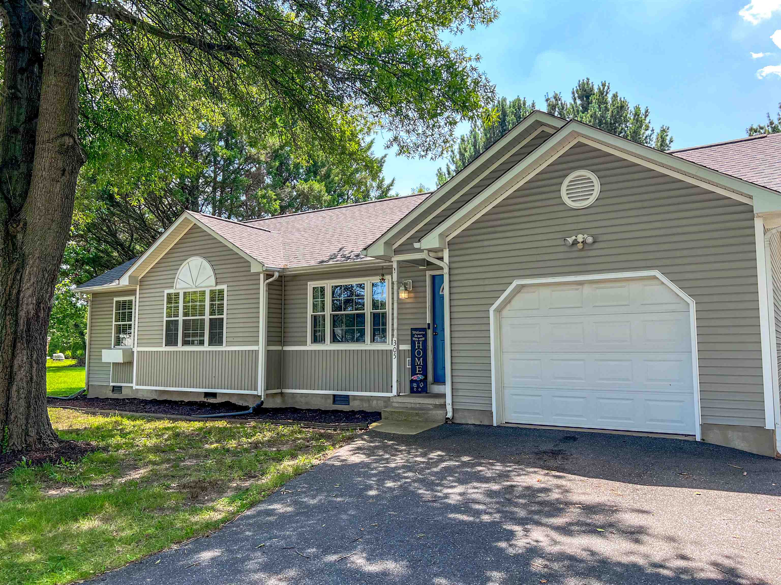 305 15TH ST, GROTTOES, Virginia 24441, 3 Bedrooms Bedrooms, ,2 BathroomsBathrooms,Residential,305 15TH ST,680892 MLS # 680892