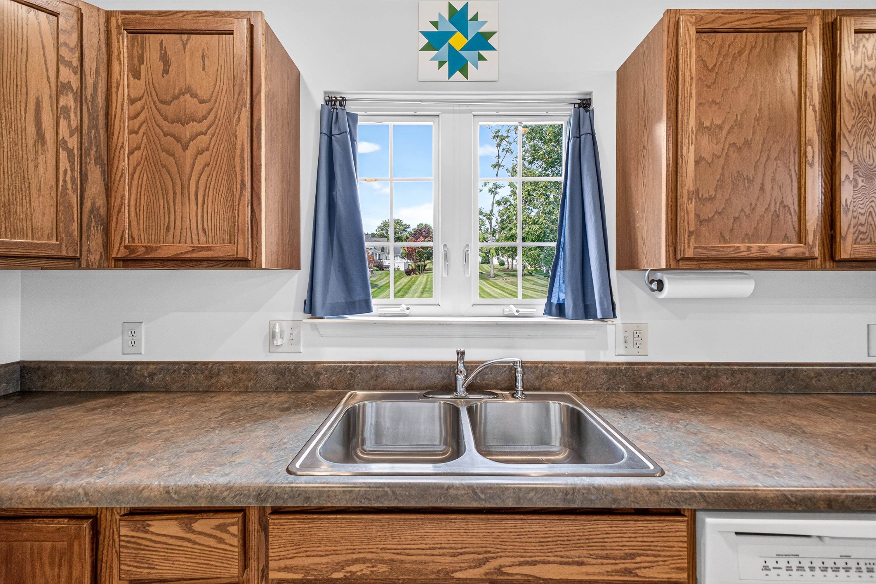 426 HICKORY GROVE CIR, HARRISONBURG, Virginia 22801, 3 Bedrooms Bedrooms, ,2 BathroomsBathrooms,Residential,426 HICKORY GROVE CIR,680896 MLS # 680896
