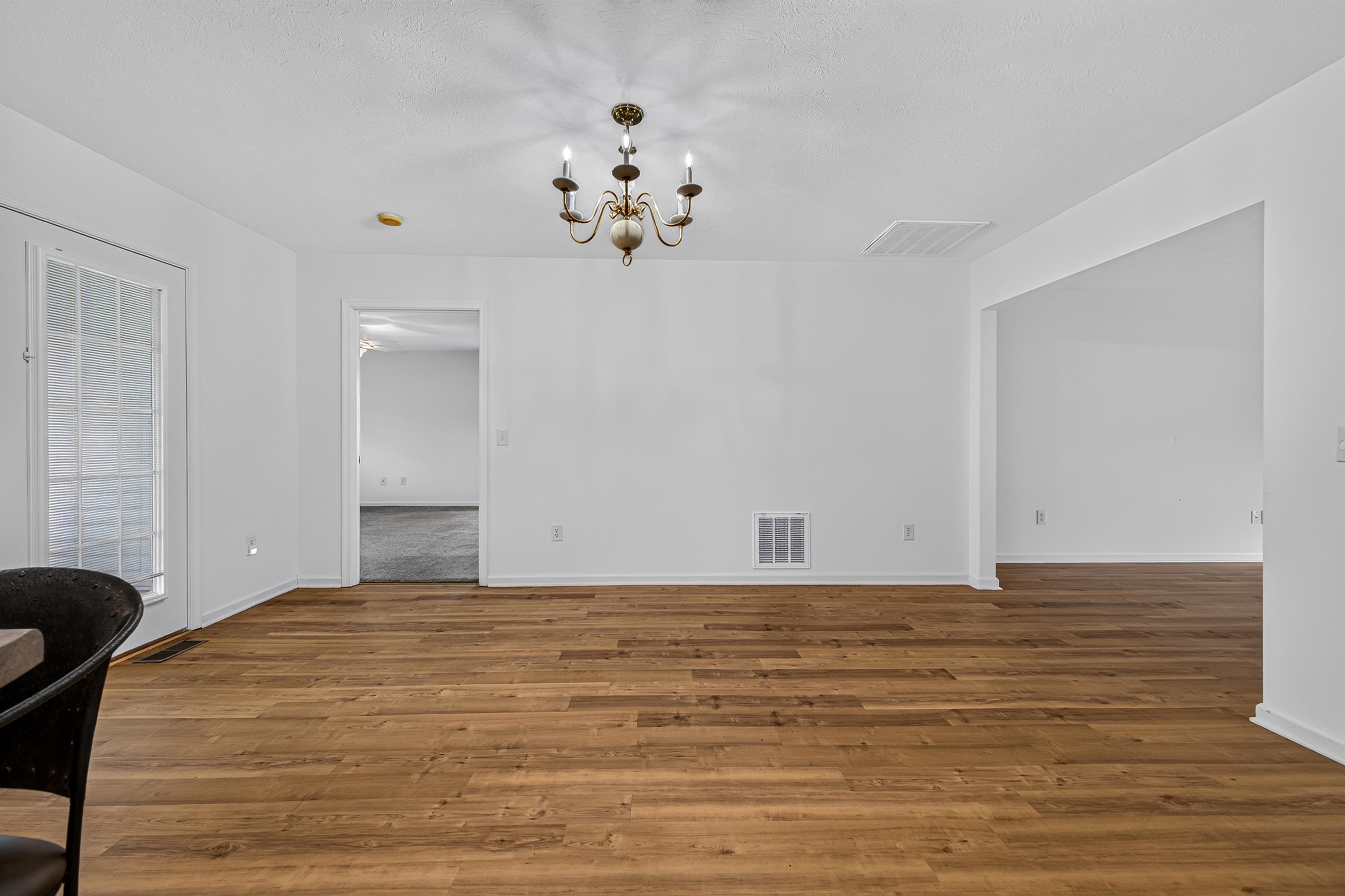 426 HICKORY GROVE CIR, HARRISONBURG, Virginia 22801, 3 Bedrooms Bedrooms, ,2 BathroomsBathrooms,Residential,426 HICKORY GROVE CIR,680896 MLS # 680896