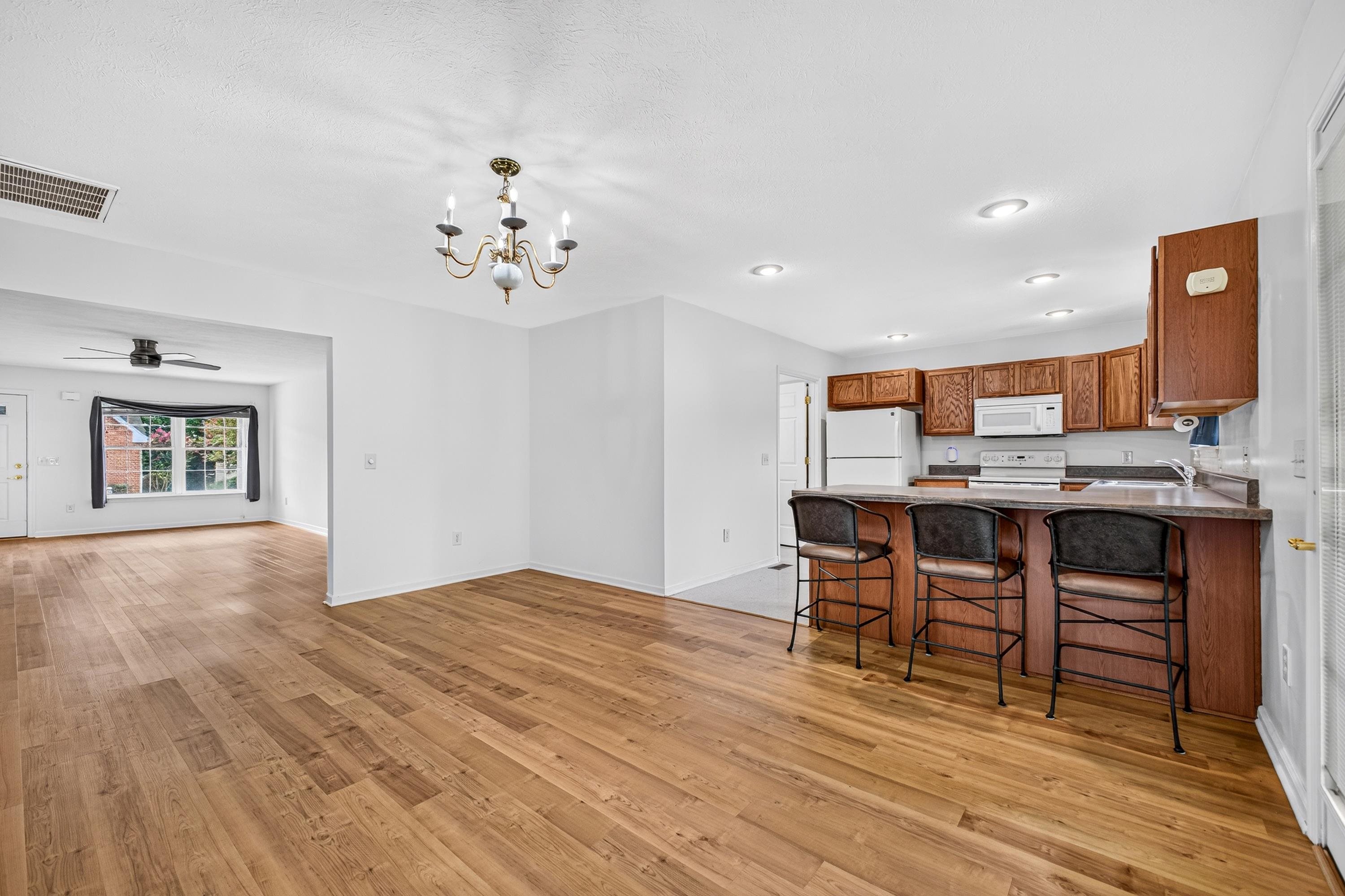 426 HICKORY GROVE CIR, HARRISONBURG, Virginia 22801, 3 Bedrooms Bedrooms, ,2 BathroomsBathrooms,Residential,426 HICKORY GROVE CIR,680896 MLS # 680896