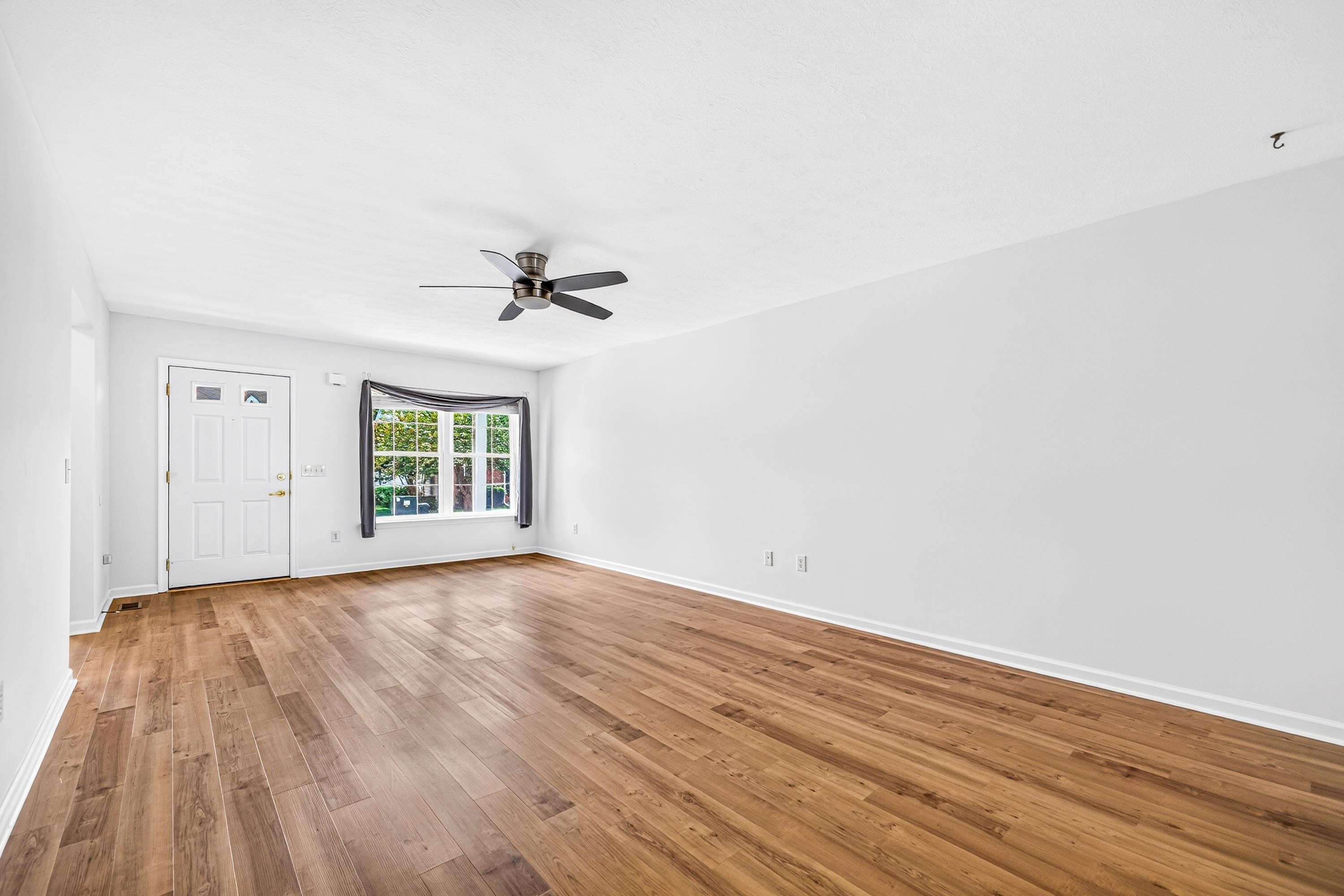 426 HICKORY GROVE CIR, HARRISONBURG, Virginia 22801, 3 Bedrooms Bedrooms, ,2 BathroomsBathrooms,Residential,426 HICKORY GROVE CIR,680896 MLS # 680896