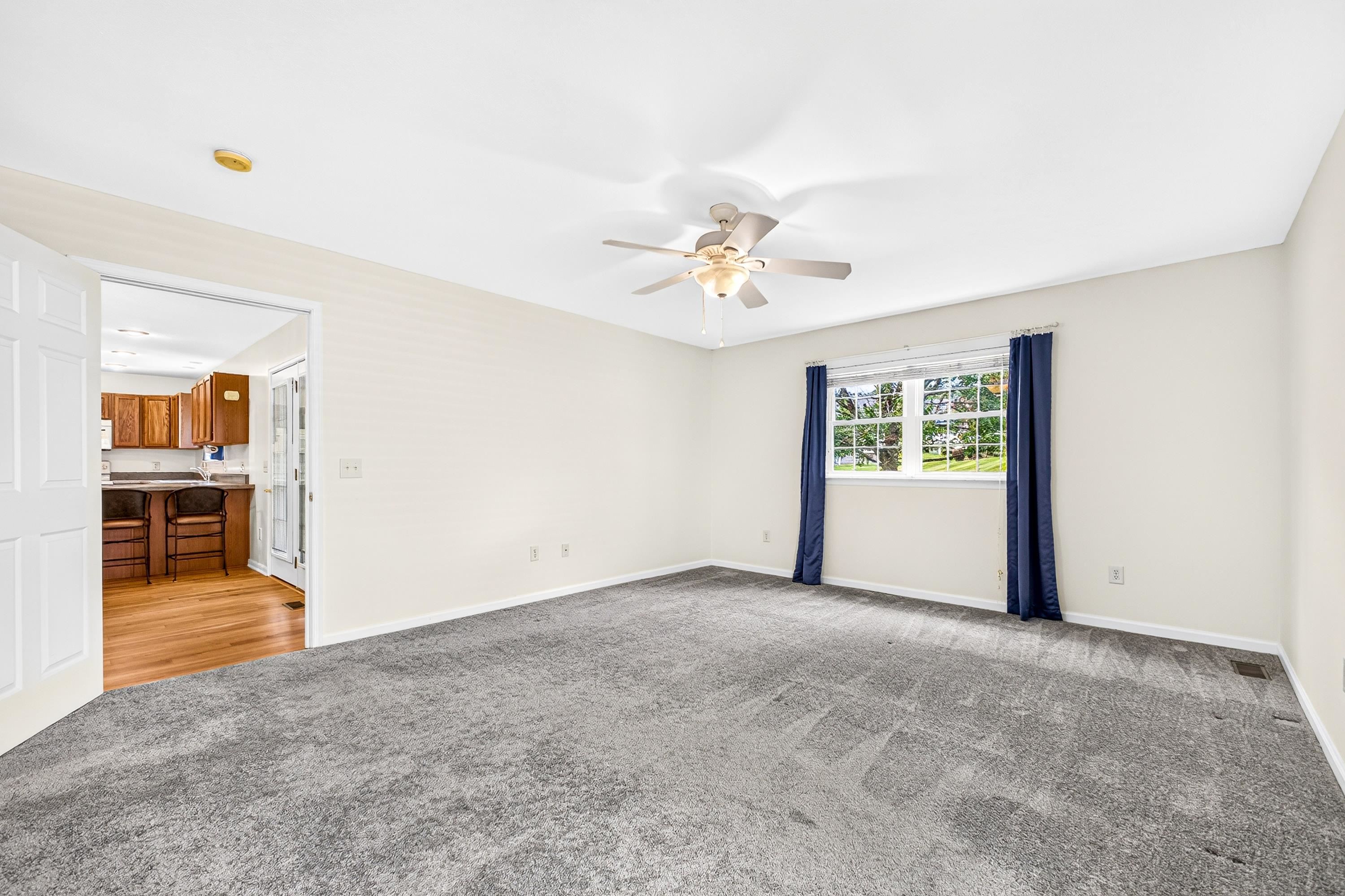 426 HICKORY GROVE CIR, HARRISONBURG, Virginia 22801, 3 Bedrooms Bedrooms, ,2 BathroomsBathrooms,Residential,426 HICKORY GROVE CIR,680896 MLS # 680896