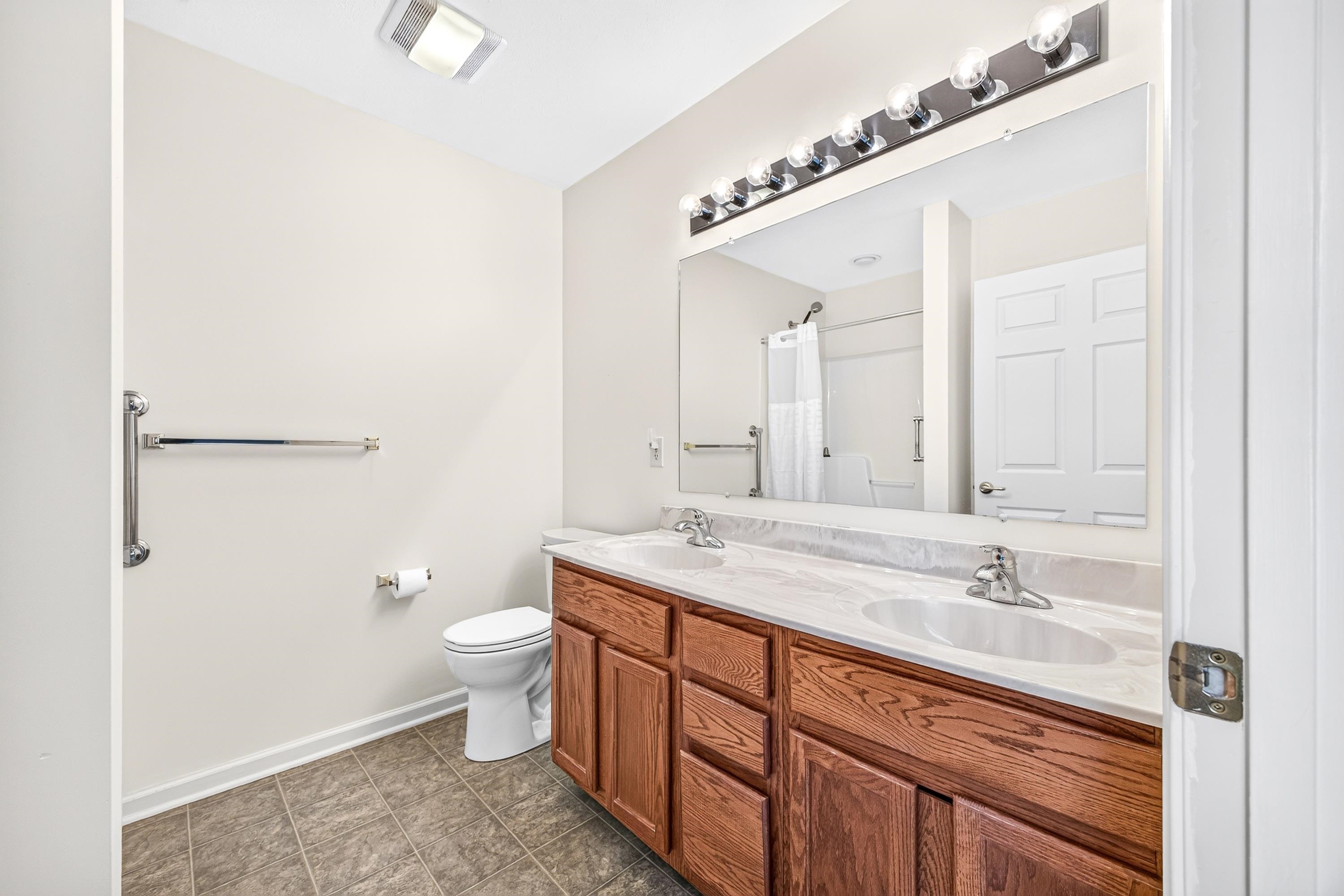 426 HICKORY GROVE CIR, HARRISONBURG, Virginia 22801, 3 Bedrooms Bedrooms, ,2 BathroomsBathrooms,Residential,426 HICKORY GROVE CIR,680896 MLS # 680896