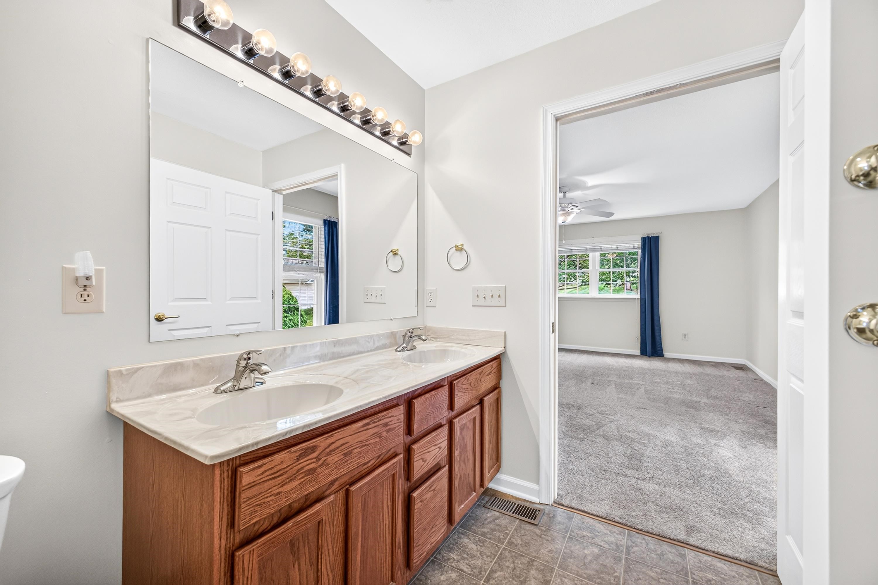 426 HICKORY GROVE CIR, HARRISONBURG, Virginia 22801, 3 Bedrooms Bedrooms, ,2 BathroomsBathrooms,Residential,426 HICKORY GROVE CIR,680896 MLS # 680896