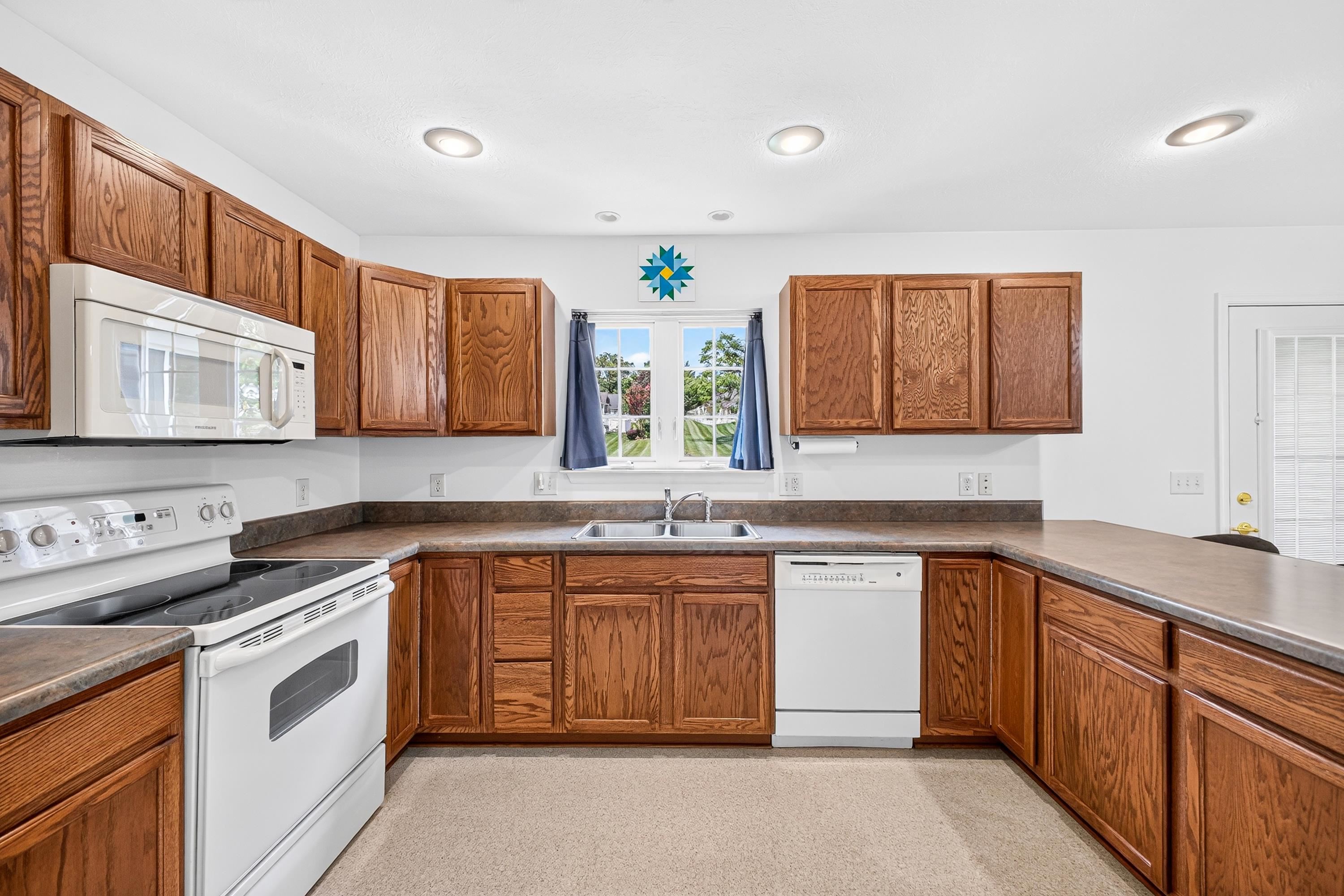 426 HICKORY GROVE CIR, HARRISONBURG, Virginia 22801, 3 Bedrooms Bedrooms, ,2 BathroomsBathrooms,Residential,426 HICKORY GROVE CIR,680896 MLS # 680896