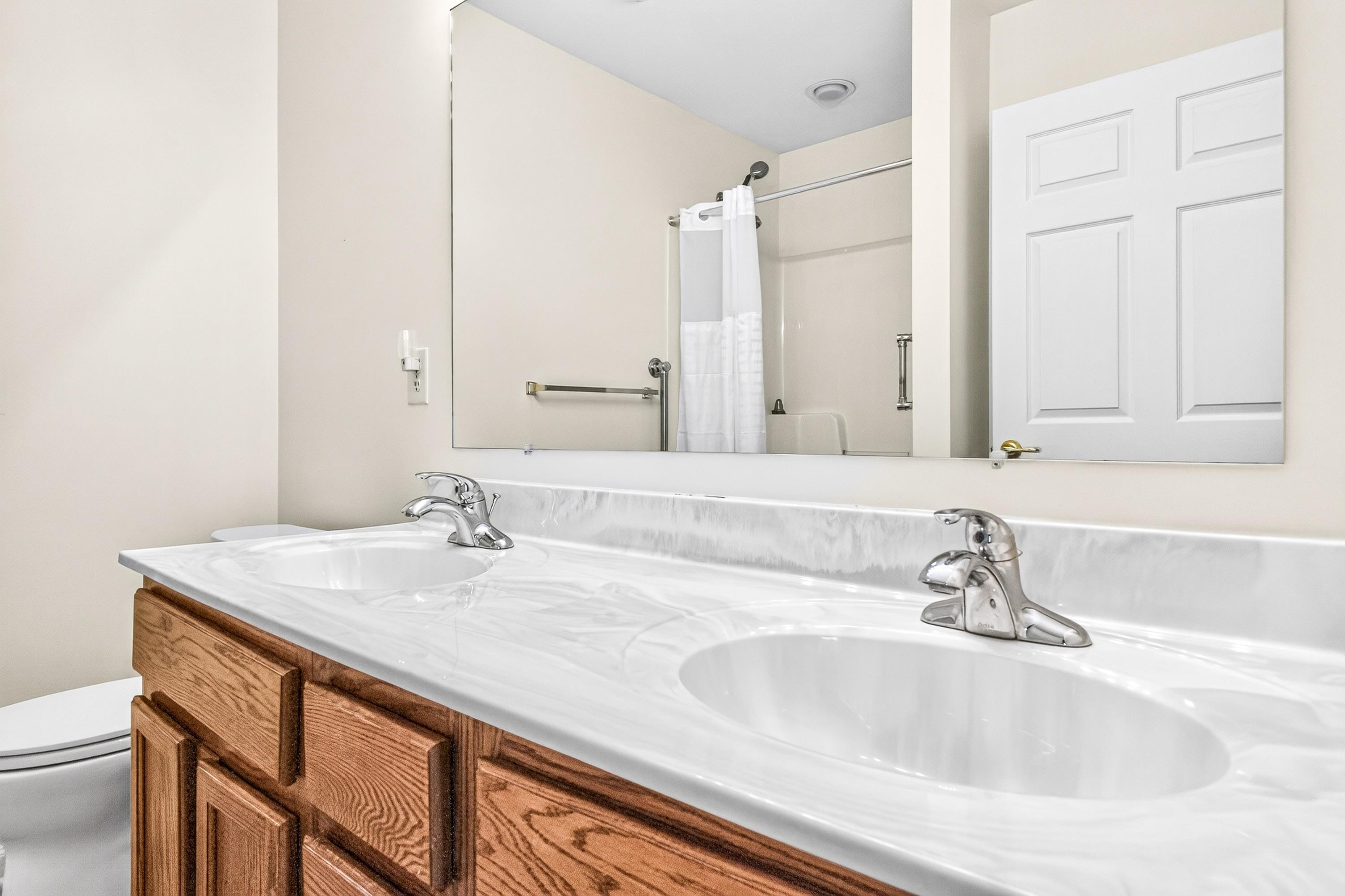 426 HICKORY GROVE CIR, HARRISONBURG, Virginia 22801, 3 Bedrooms Bedrooms, ,2 BathroomsBathrooms,Residential,426 HICKORY GROVE CIR,680896 MLS # 680896