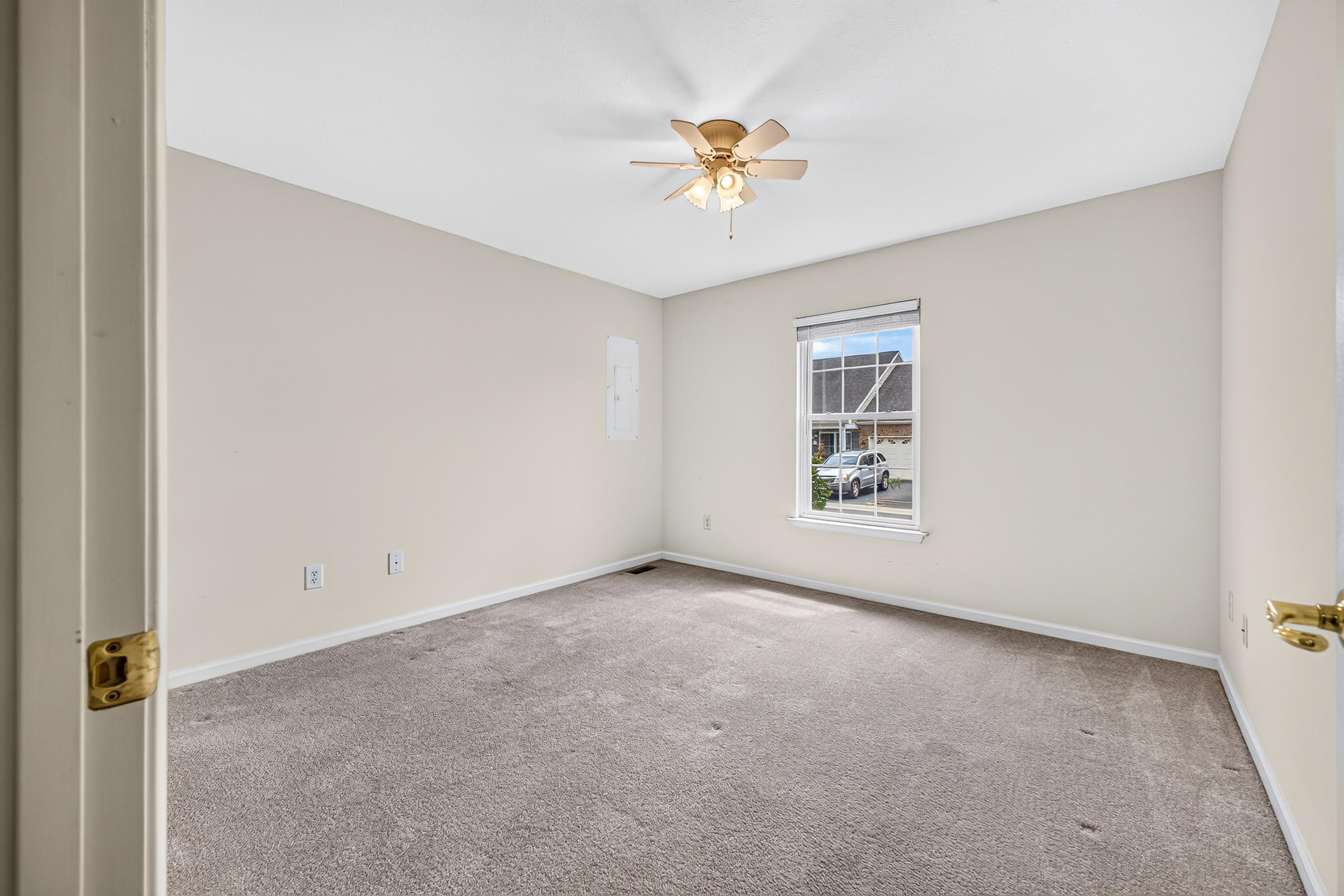 426 HICKORY GROVE CIR, HARRISONBURG, Virginia 22801, 3 Bedrooms Bedrooms, ,2 BathroomsBathrooms,Residential,426 HICKORY GROVE CIR,680896 MLS # 680896