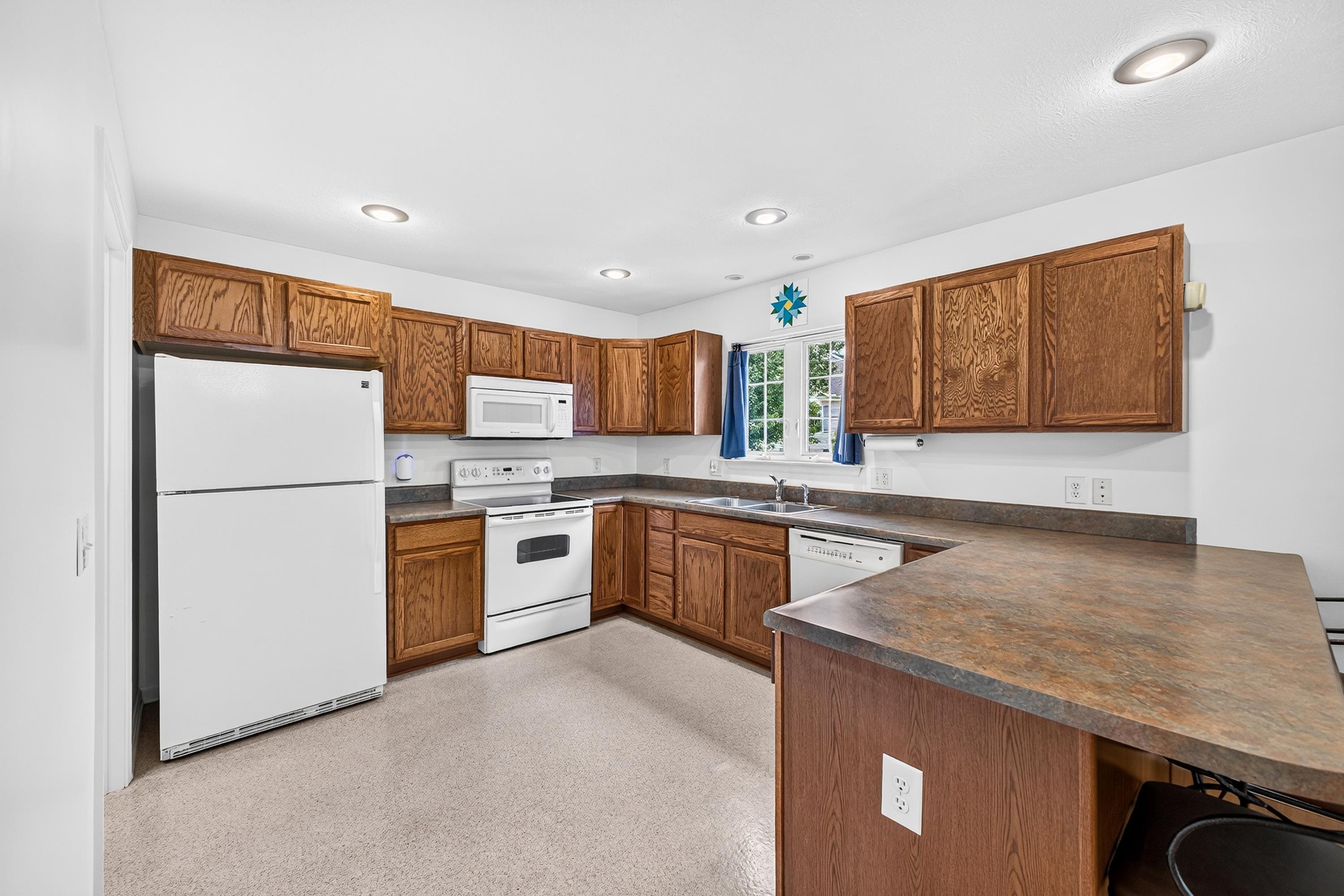426 HICKORY GROVE CIR, HARRISONBURG, Virginia 22801, 3 Bedrooms Bedrooms, ,2 BathroomsBathrooms,Residential,426 HICKORY GROVE CIR,680896 MLS # 680896