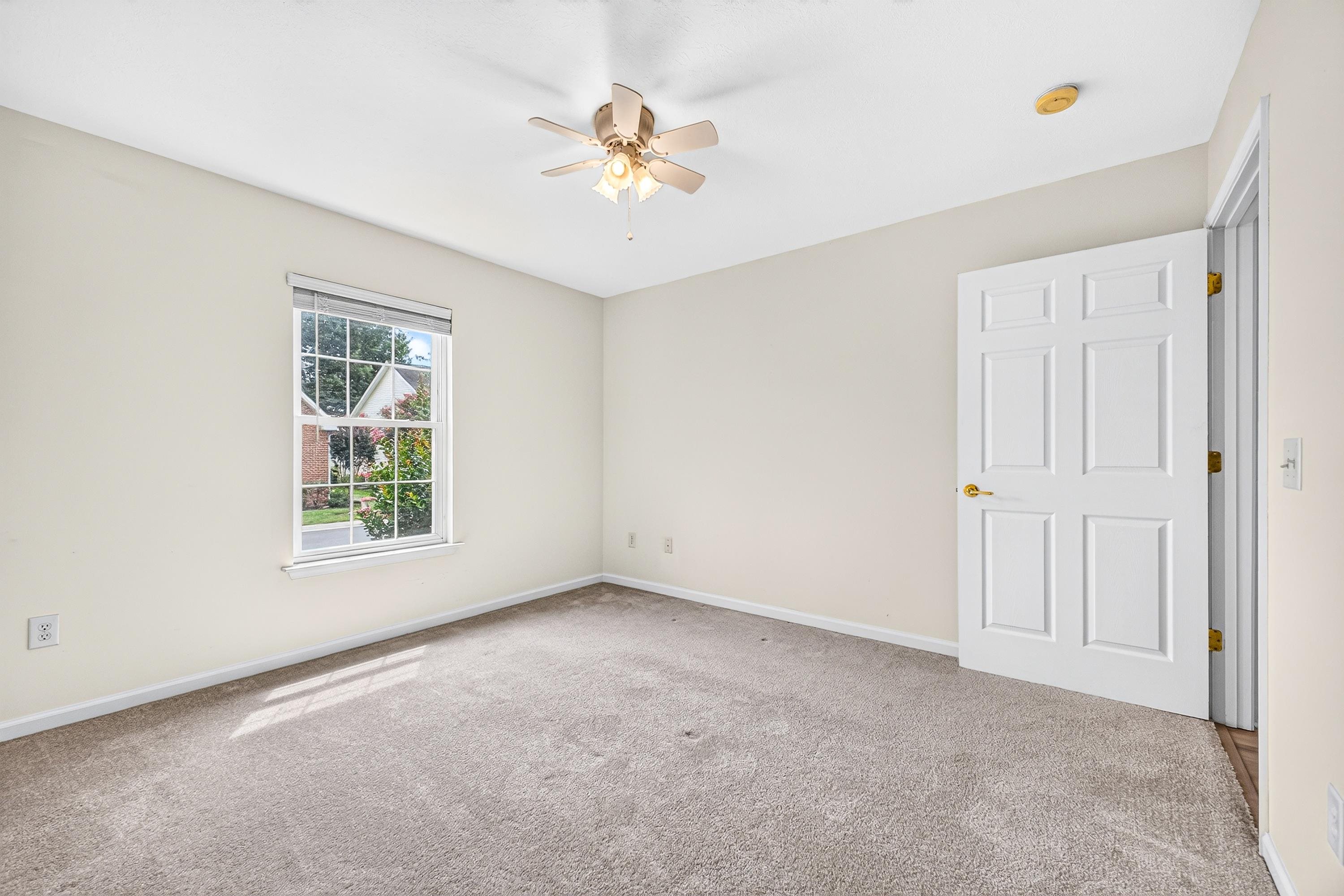 426 HICKORY GROVE CIR, HARRISONBURG, Virginia 22801, 3 Bedrooms Bedrooms, ,2 BathroomsBathrooms,Residential,426 HICKORY GROVE CIR,680896 MLS # 680896