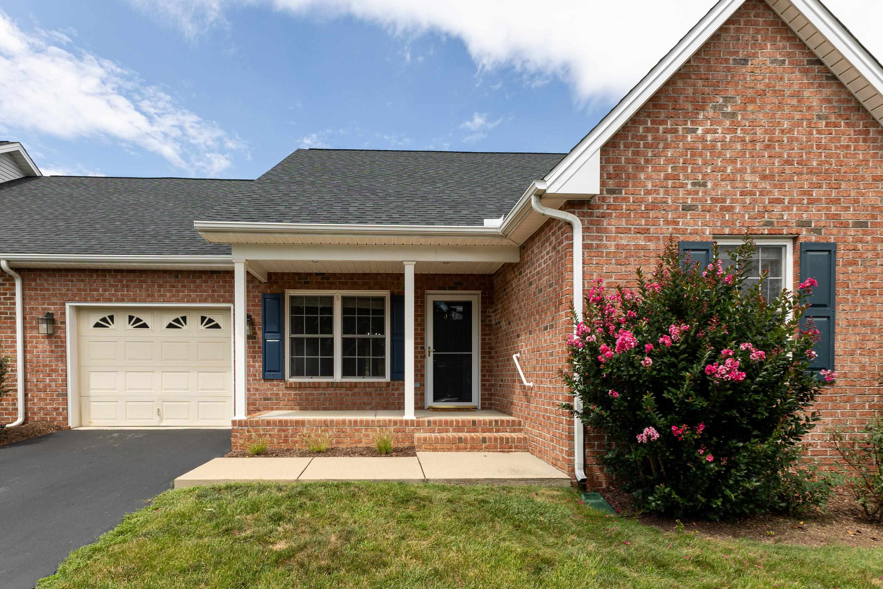 426 HICKORY GROVE CIR, HARRISONBURG, Virginia 22801, 3 Bedrooms Bedrooms, ,2 BathroomsBathrooms,Residential,426 HICKORY GROVE CIR,680896 MLS # 680896