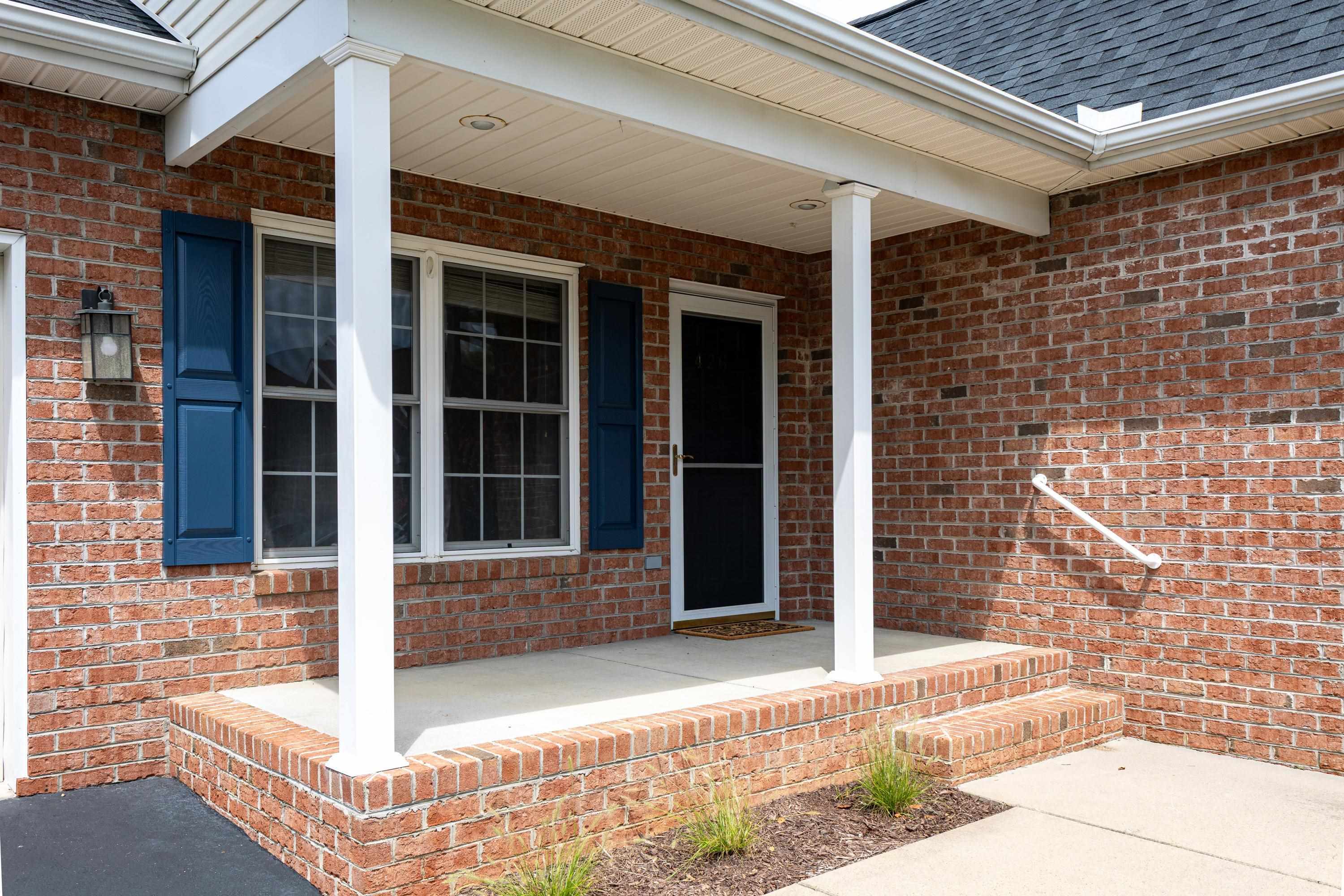 426 HICKORY GROVE CIR, HARRISONBURG, Virginia 22801, 3 Bedrooms Bedrooms, ,2 BathroomsBathrooms,Residential,426 HICKORY GROVE CIR,680896 MLS # 680896