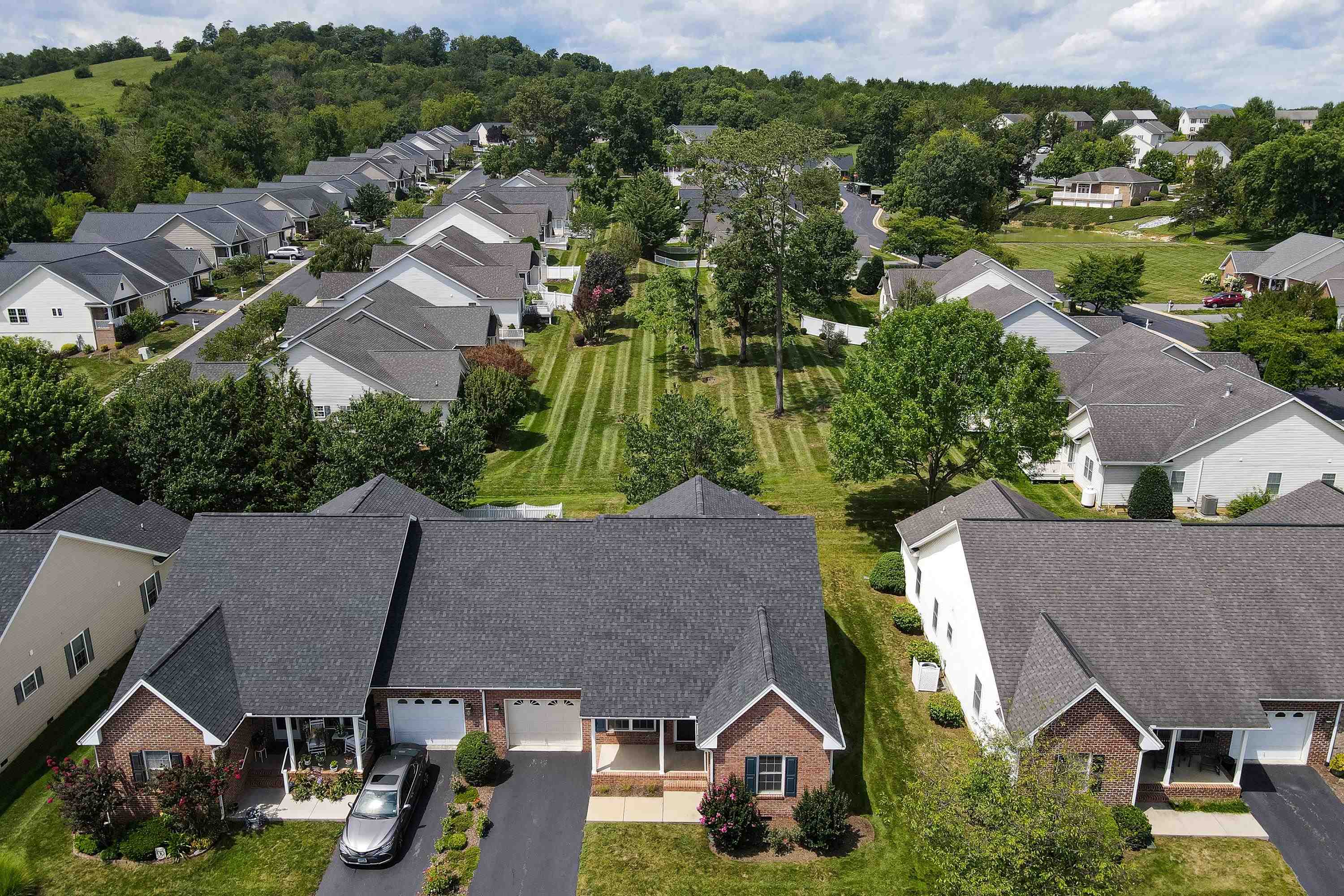 426 HICKORY GROVE CIR, HARRISONBURG, Virginia 22801, 3 Bedrooms Bedrooms, ,2 BathroomsBathrooms,Residential,426 HICKORY GROVE CIR,680896 MLS # 680896