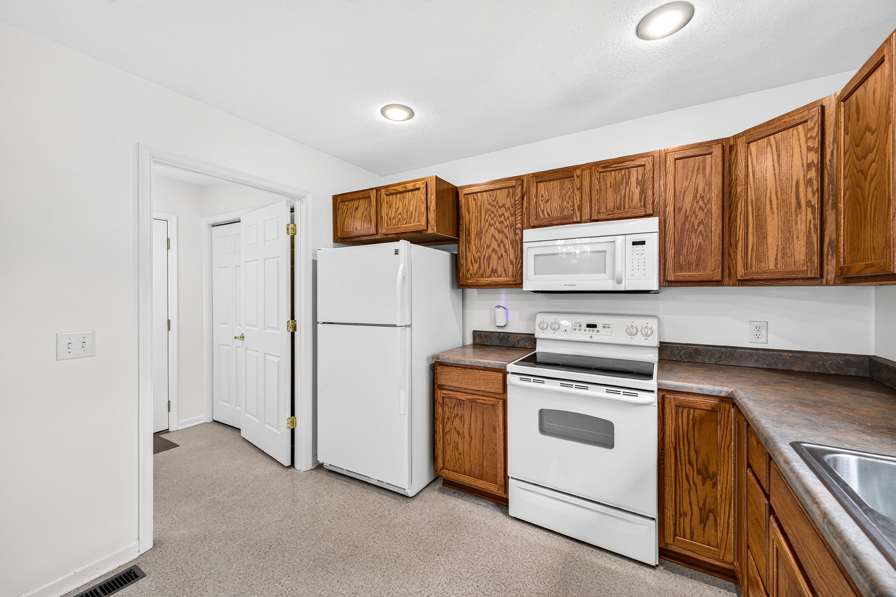 426 HICKORY GROVE CIR, HARRISONBURG, Virginia 22801, 3 Bedrooms Bedrooms, ,2 BathroomsBathrooms,Residential,426 HICKORY GROVE CIR,680896 MLS # 680896