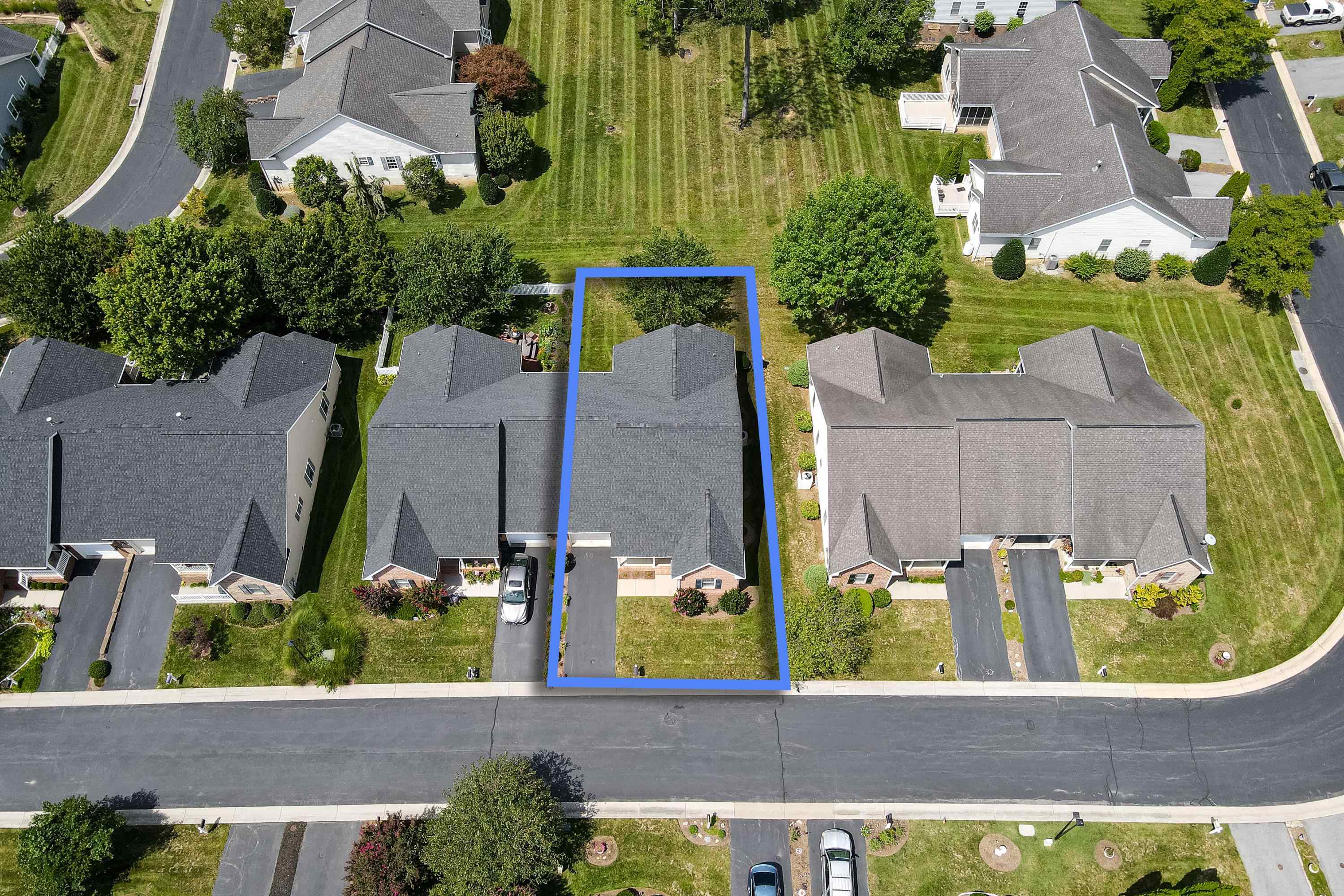 426 HICKORY GROVE CIR, HARRISONBURG, Virginia 22801, 3 Bedrooms Bedrooms, ,2 BathroomsBathrooms,Residential,426 HICKORY GROVE CIR,680896 MLS # 680896