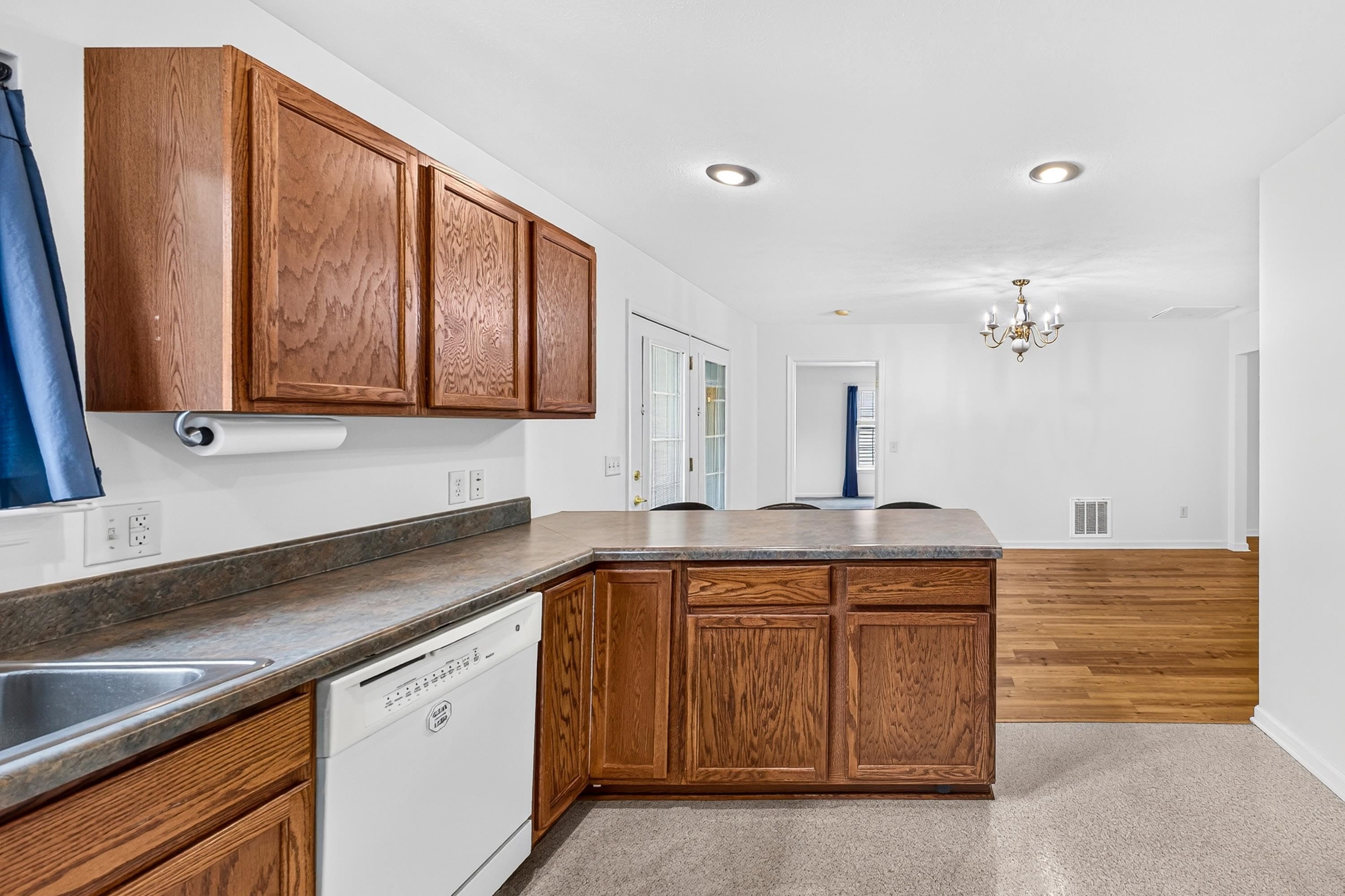 426 HICKORY GROVE CIR, HARRISONBURG, Virginia 22801, 3 Bedrooms Bedrooms, ,2 BathroomsBathrooms,Residential,426 HICKORY GROVE CIR,680896 MLS # 680896